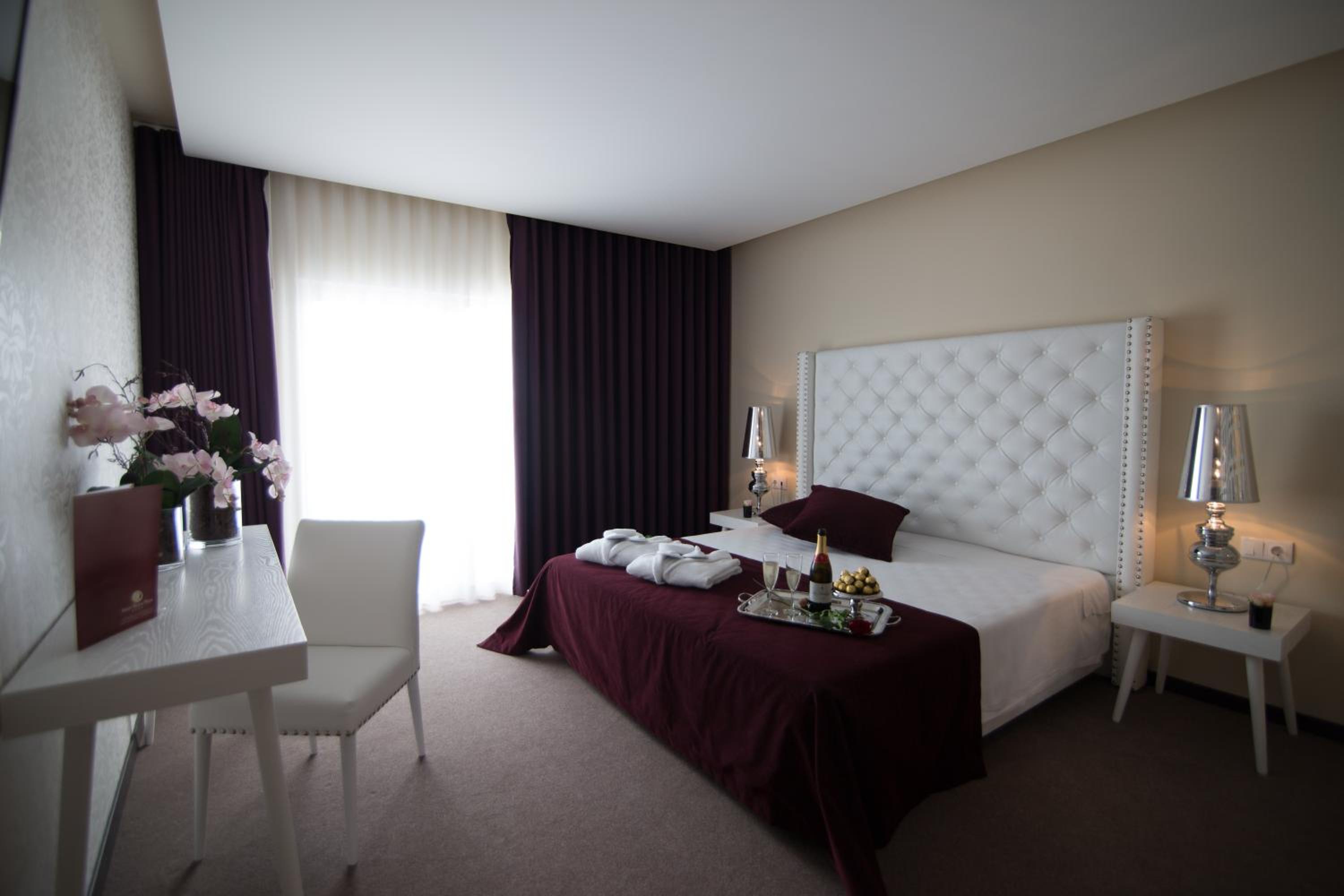 Deluxe Suite - Photo 1