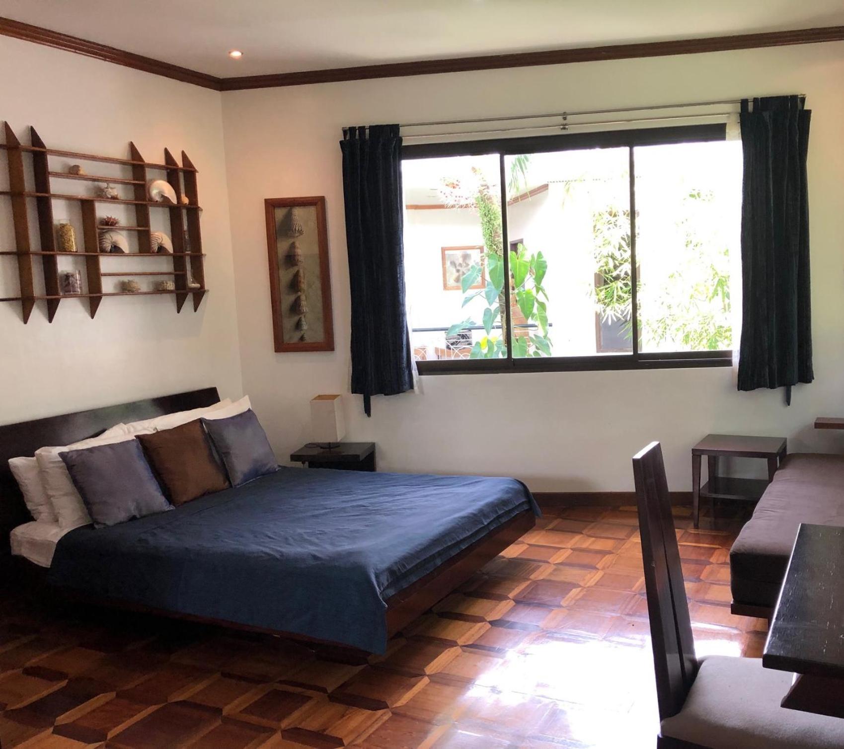 Queen Room with Garden View