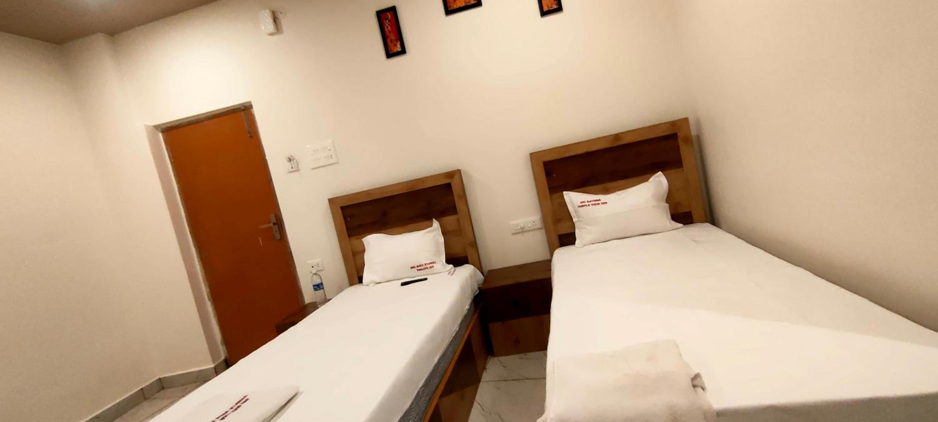 Deluxe Twin Room - Photo 17