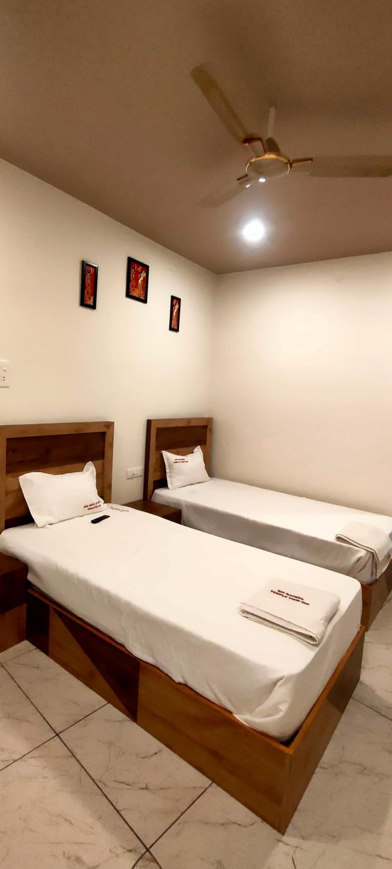 Deluxe Twin Room - Photo 21