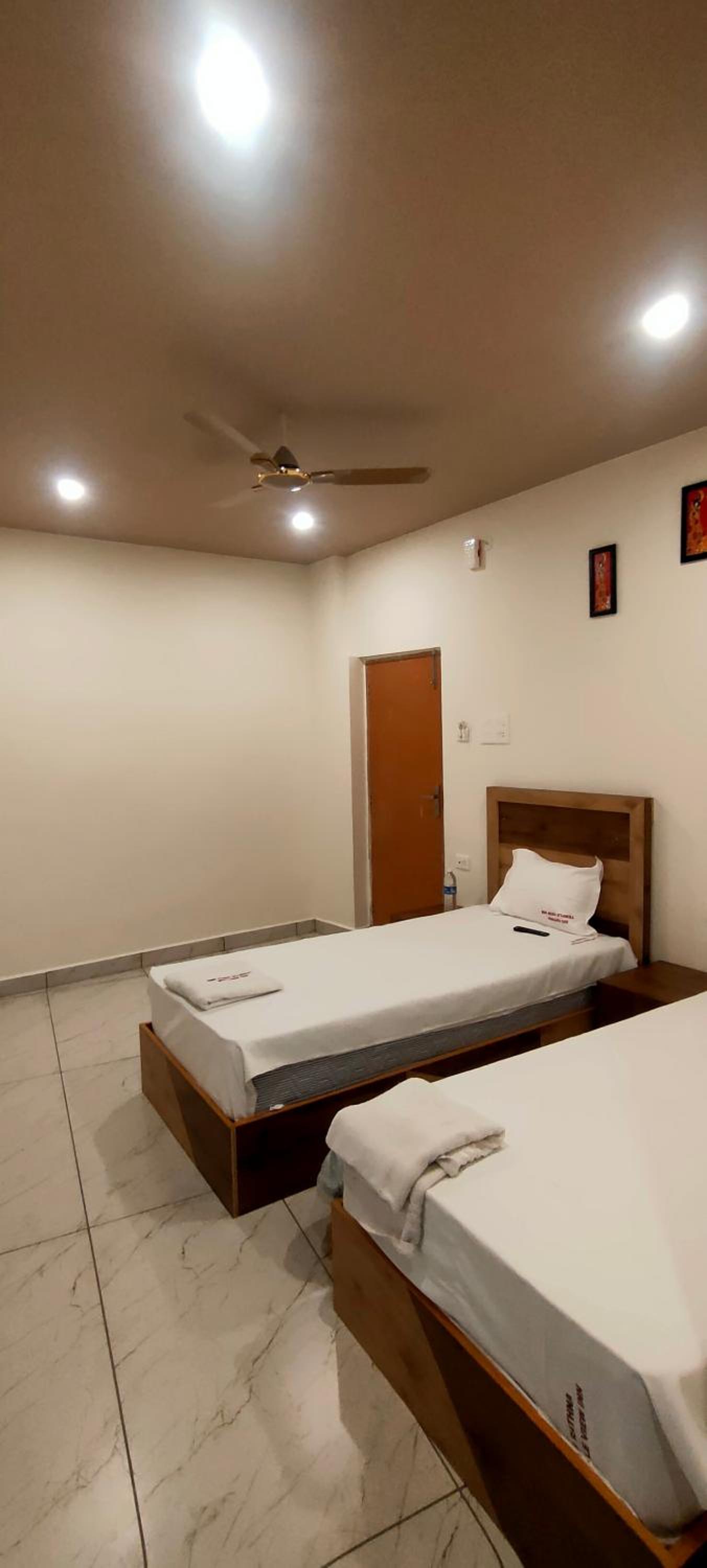 Deluxe Twin Room - Photo 13