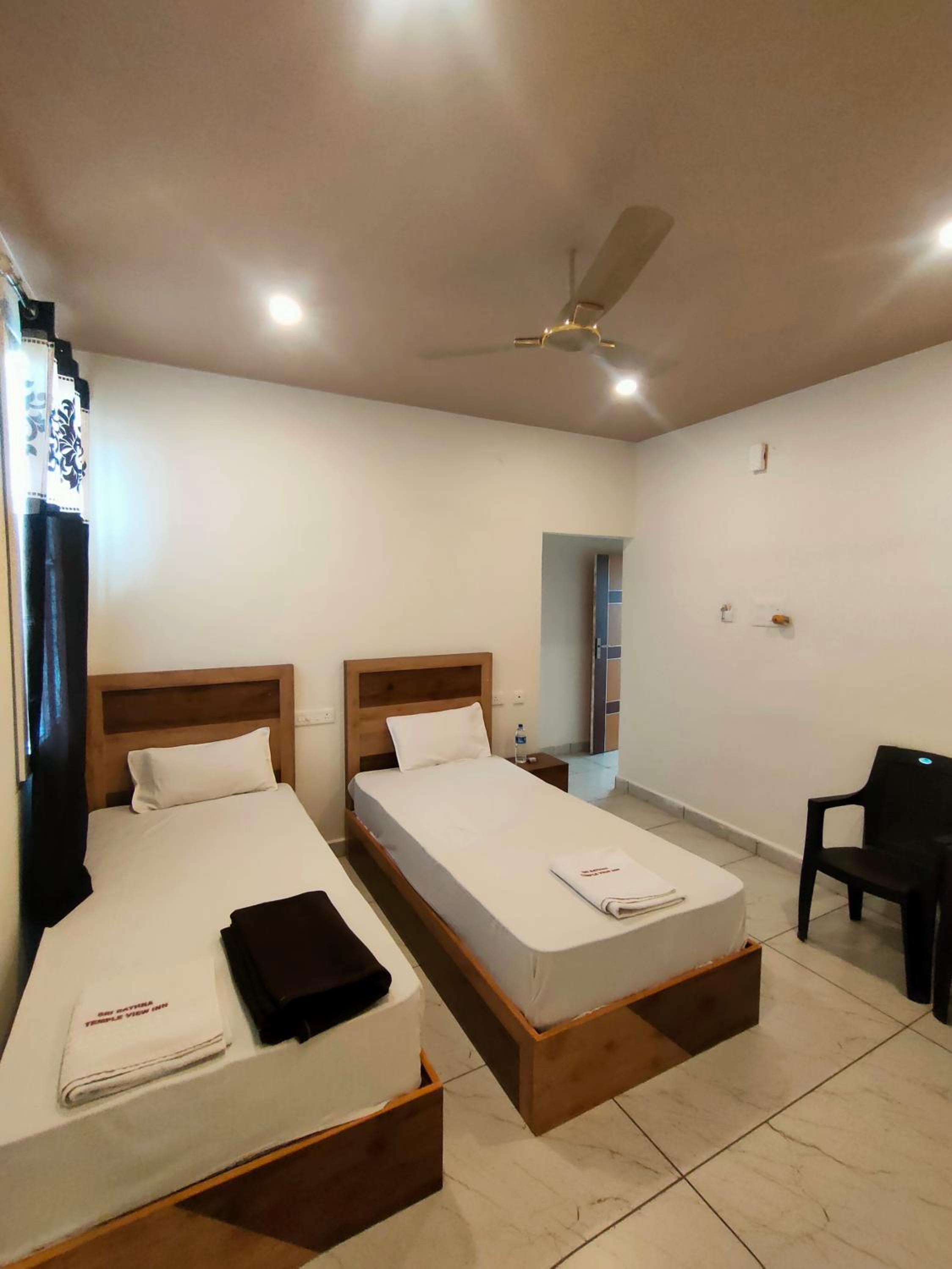 Deluxe Twin Room - Photo 9