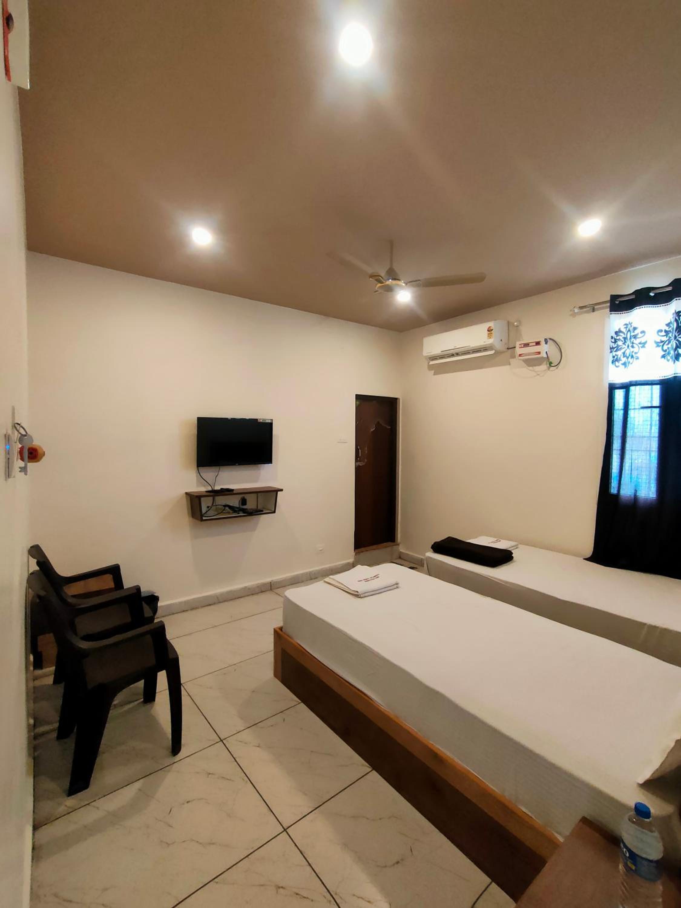 Deluxe Twin Room - Photo 6