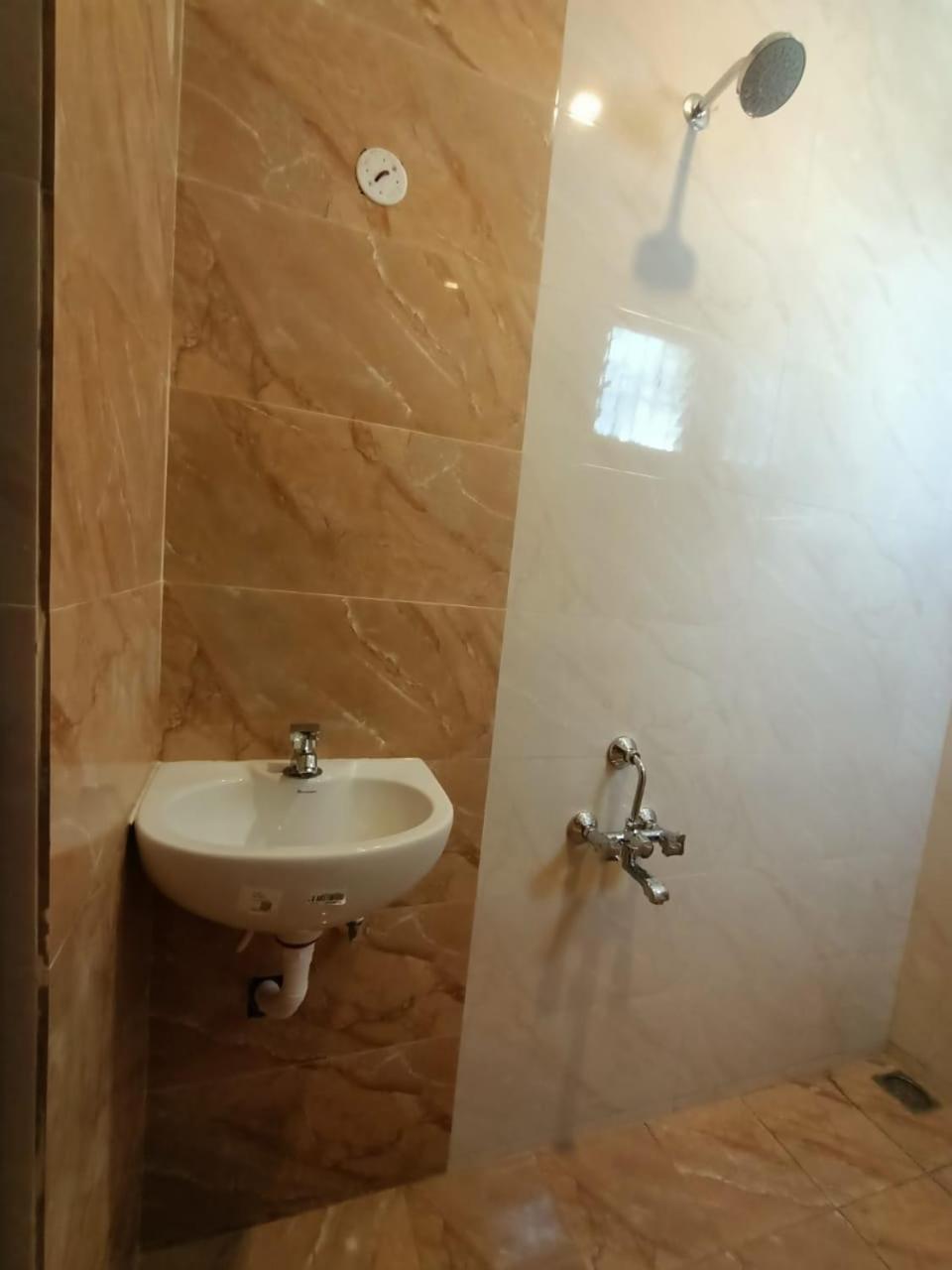Deluxe Triple Room - Photo 9