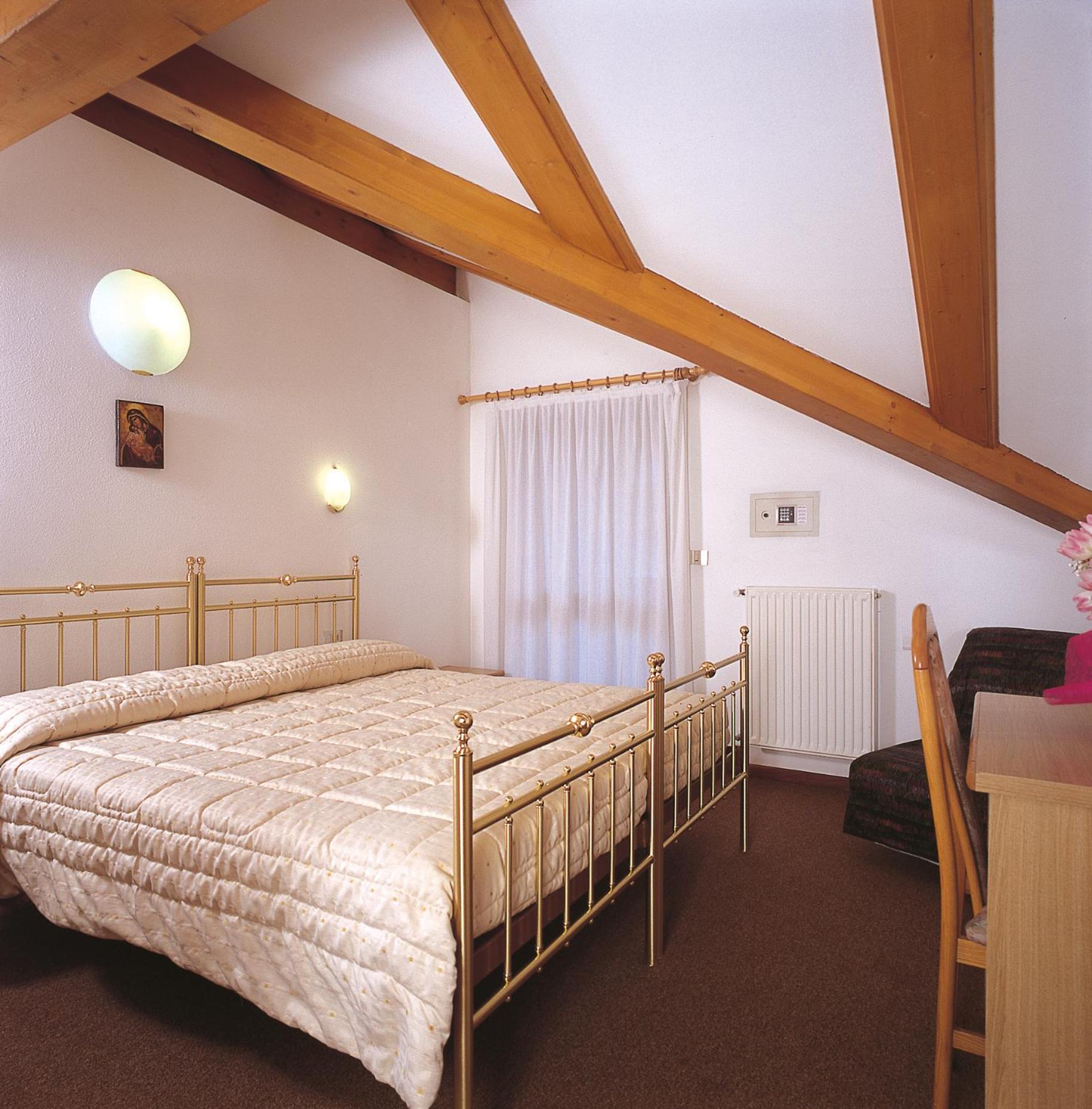 Economy Double Room photo 1