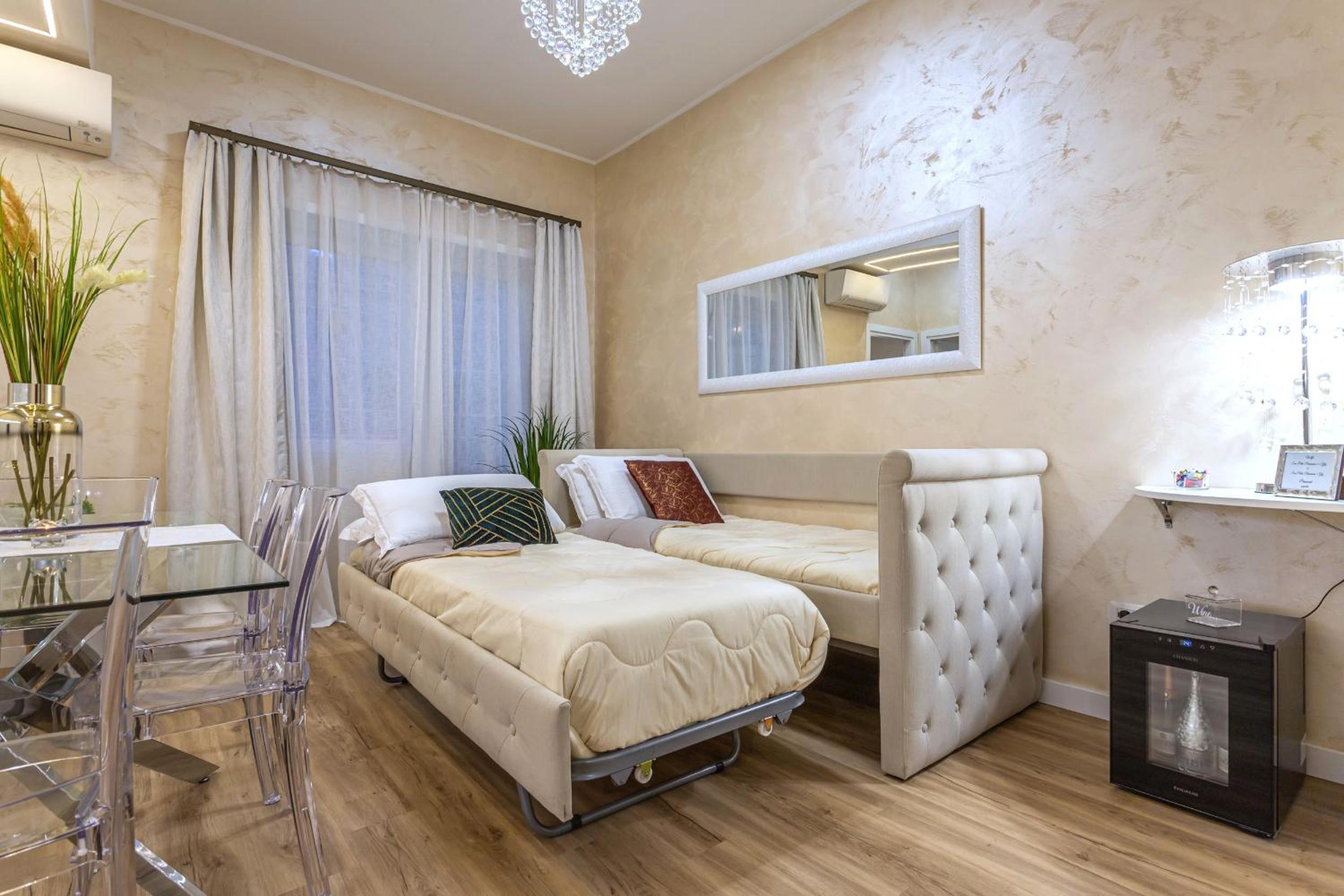 Apartment with View and Balcony photo 2