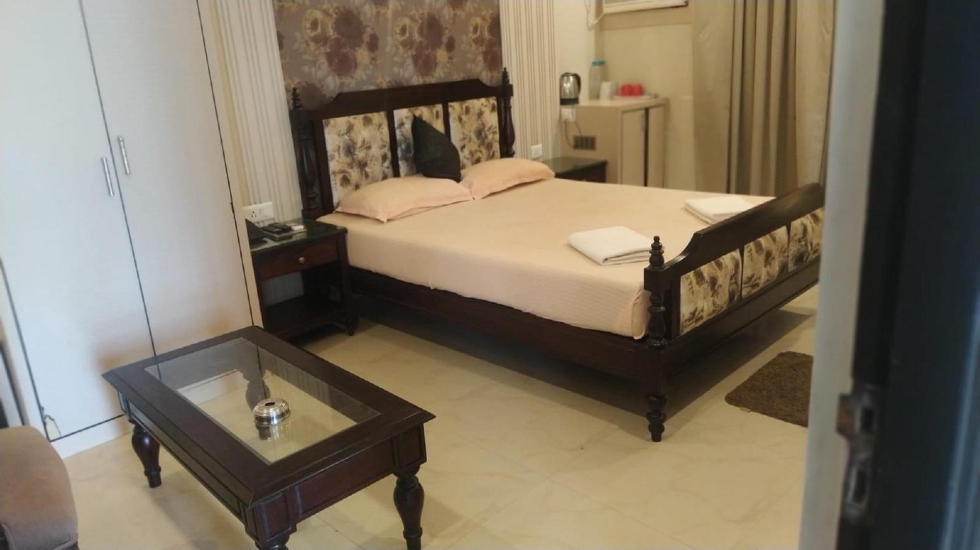 Small Double Room photo 1