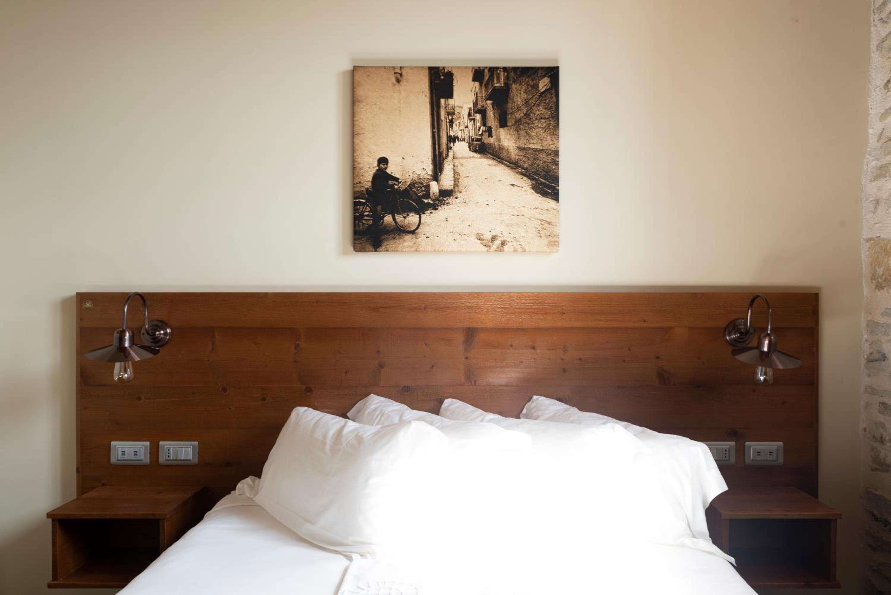 Suite - Photo 12