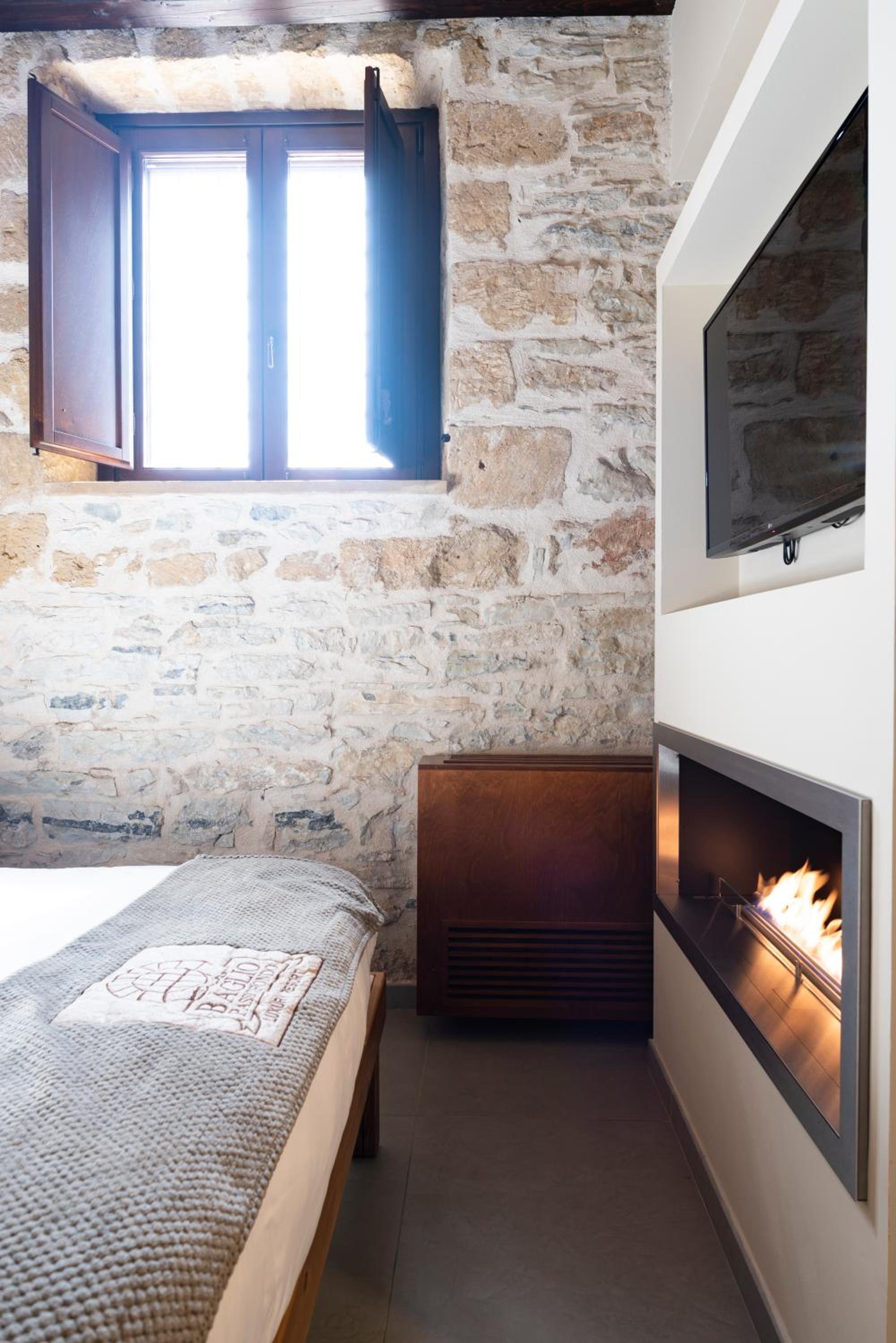 Suite - Photo 5