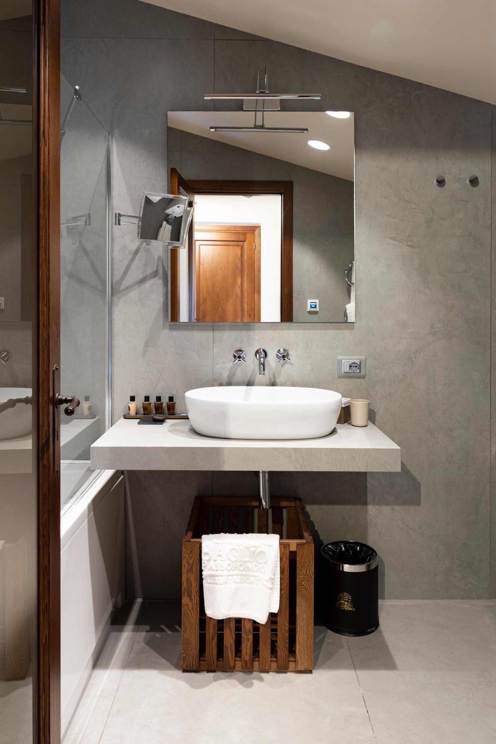 King Suite - Photo 3