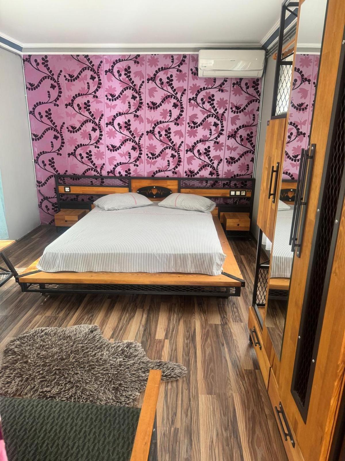 Standard King Room photo 3