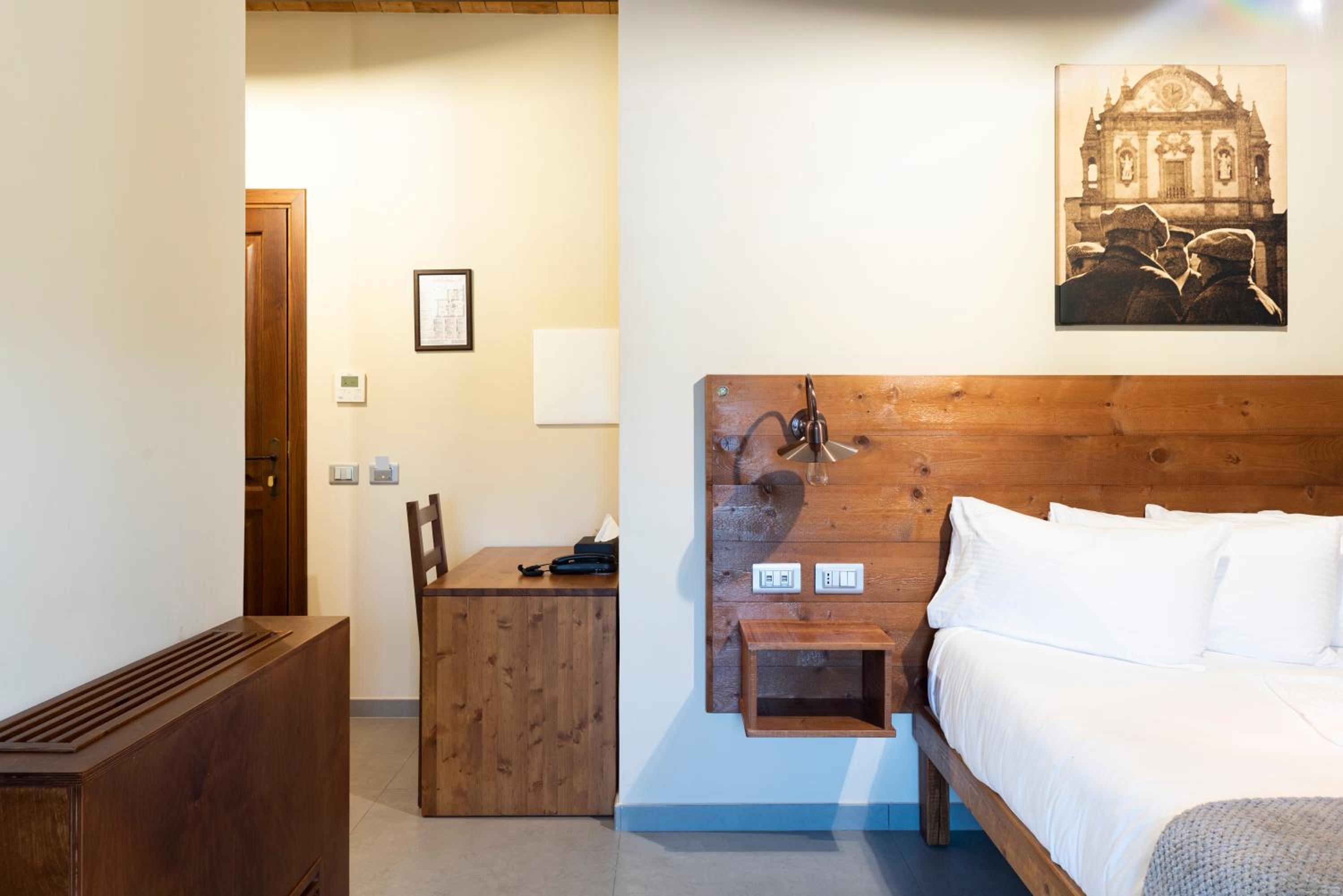 Suite with Spa Bath - Photo 1