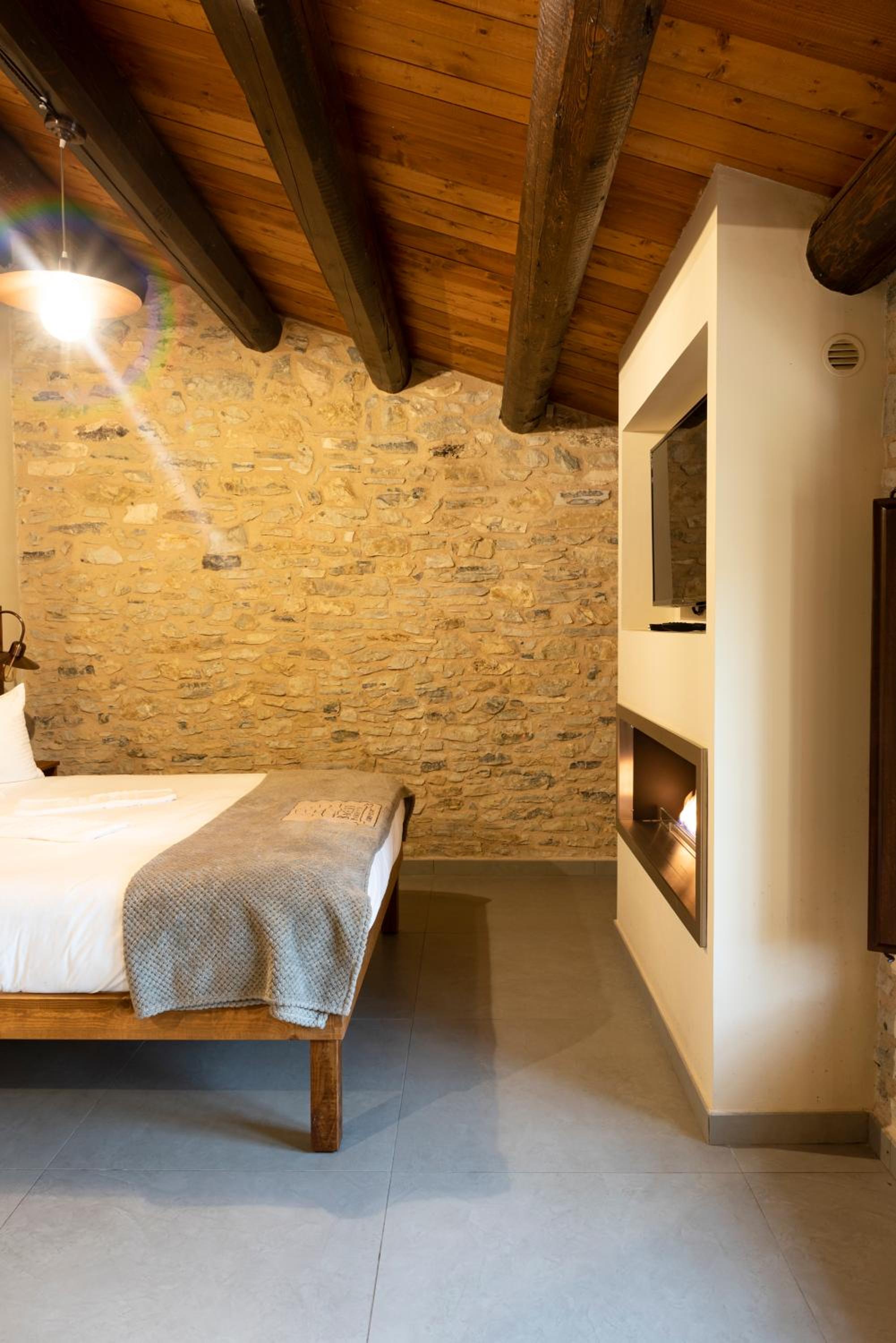 Suite with Spa Bath - Photo 5