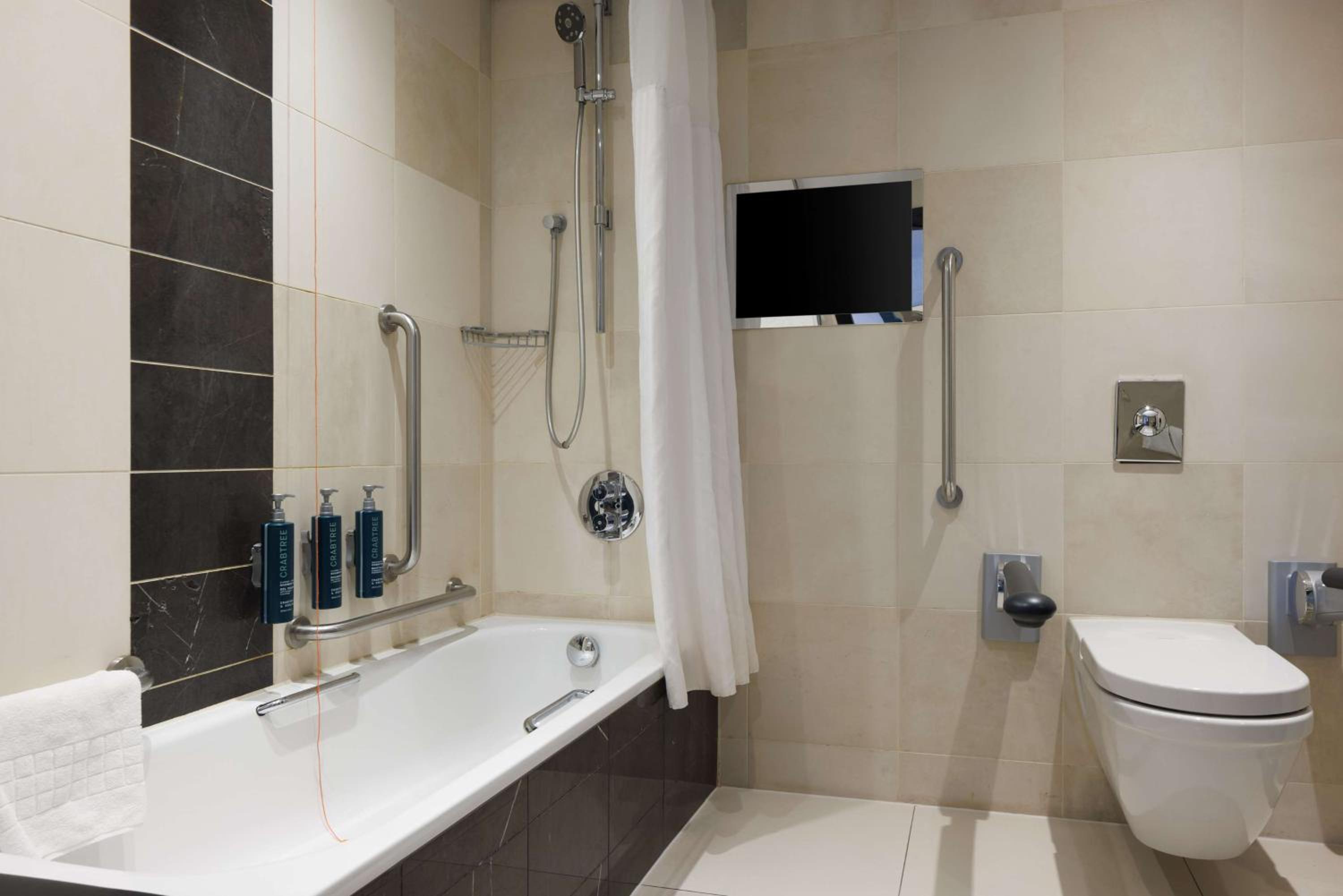 Queen Room - Mobility Access - Photo 3