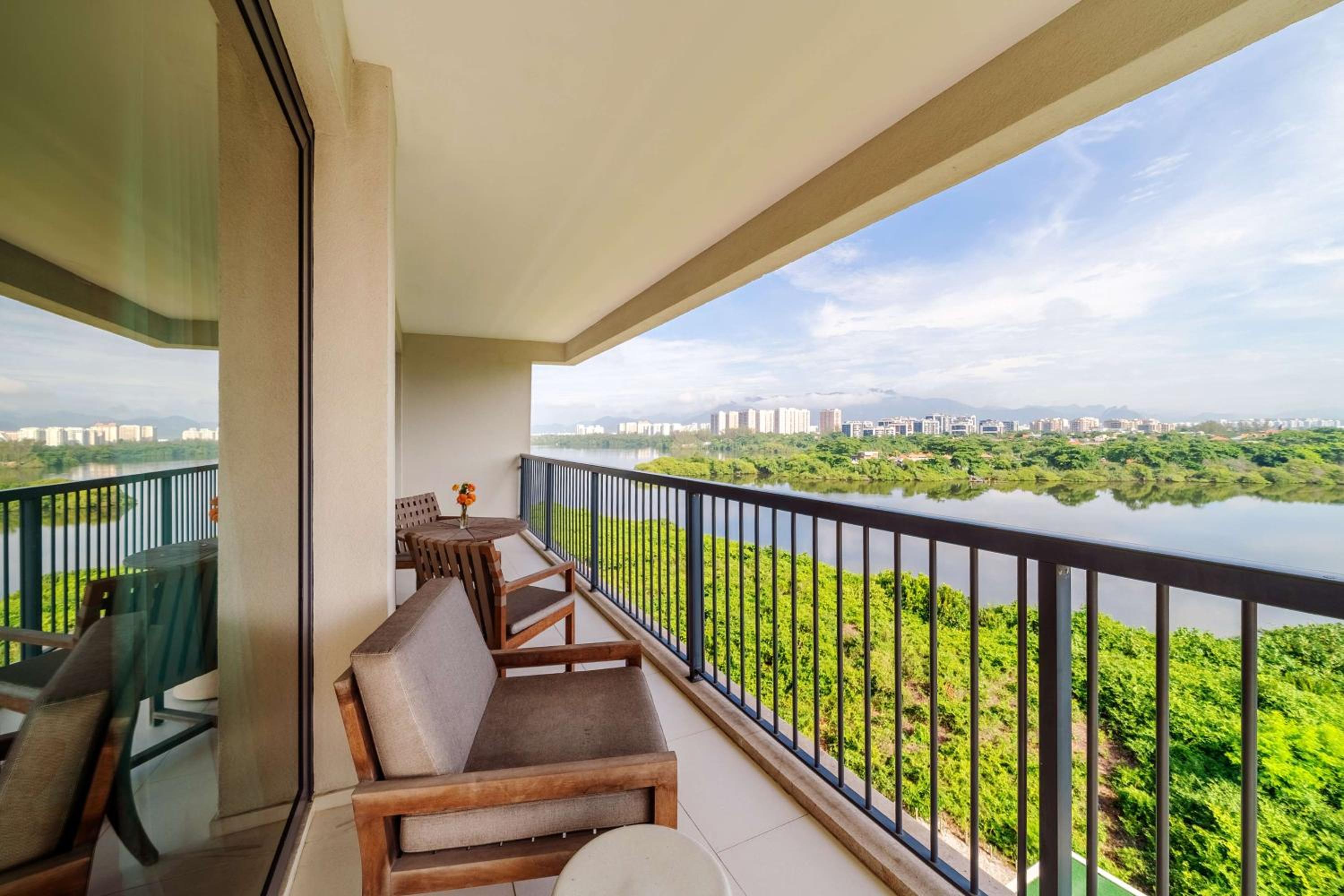 Grand King Suite