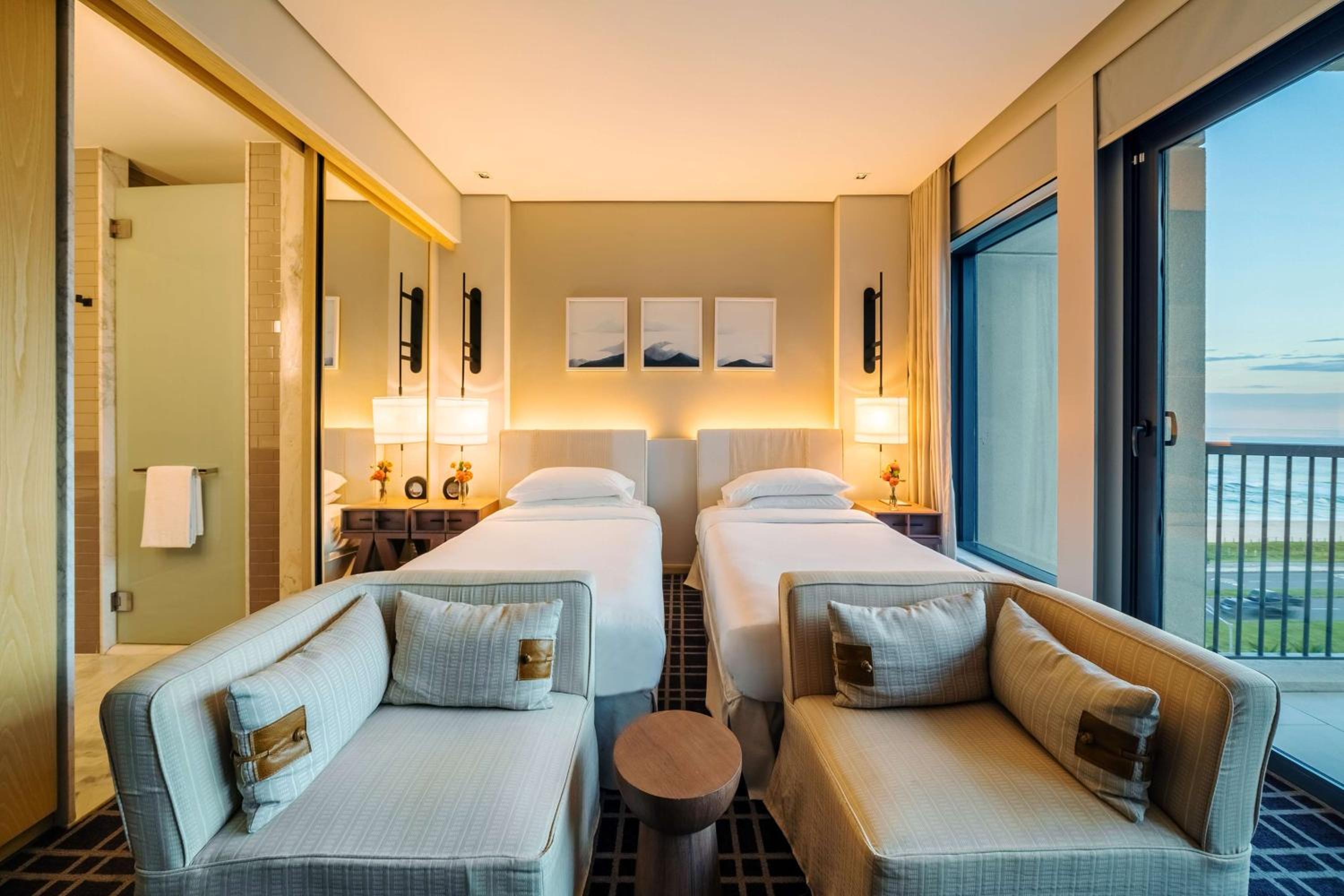 Twin Room with Ocean View - Club Access
