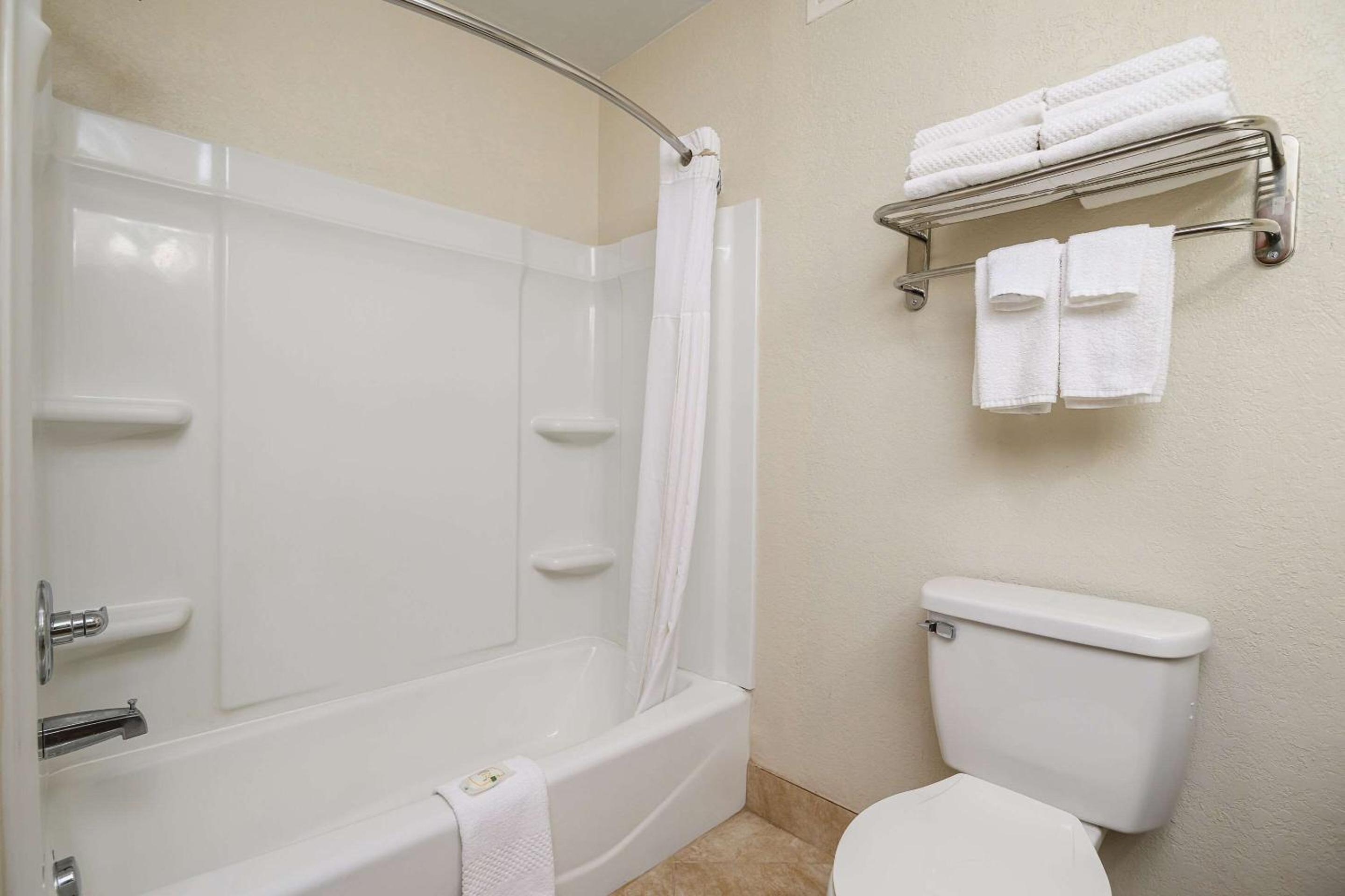 King Room - Non-Smoking - Photo 11