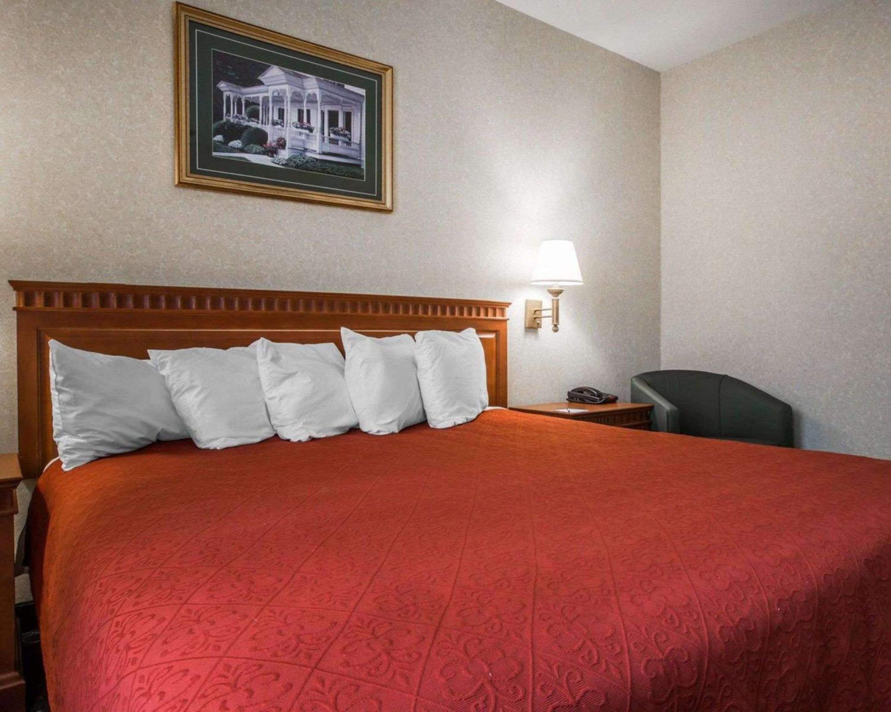 King Room - Accessible/Non-Smoking photo 2
