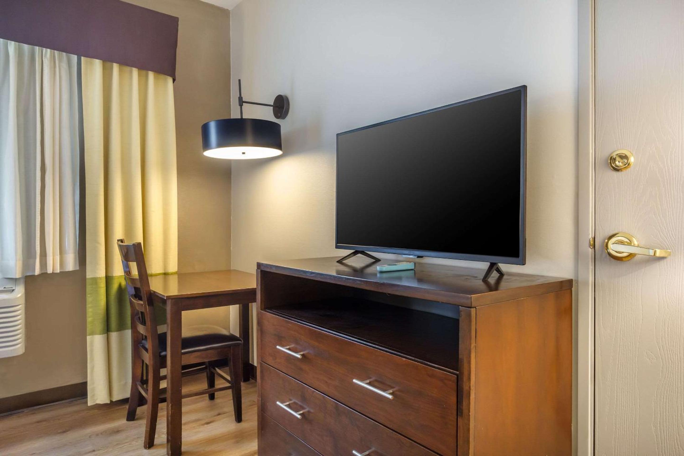 King Room - Disability Access - Photo 3