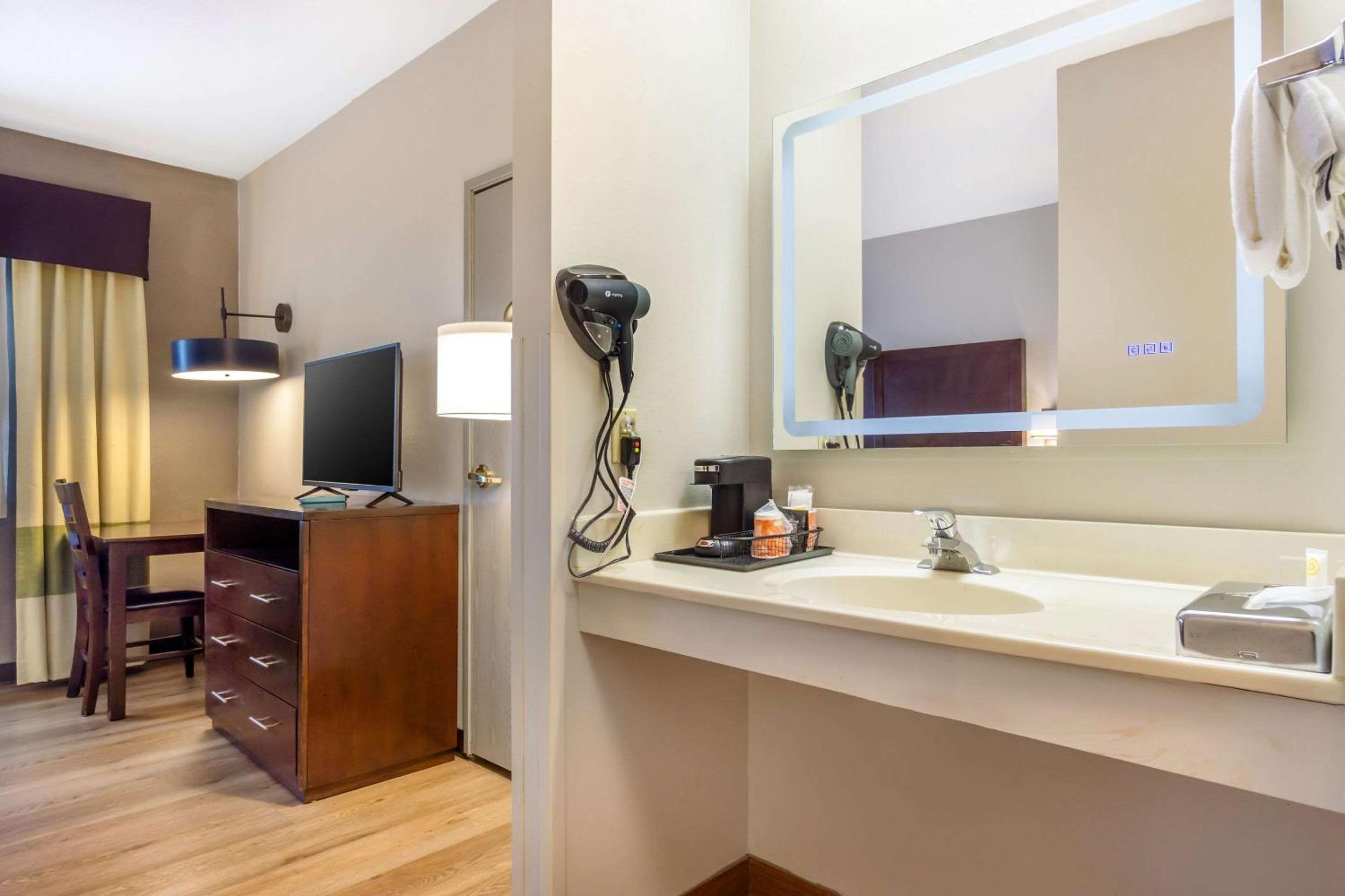 King Room - Disability Access - Photo 2