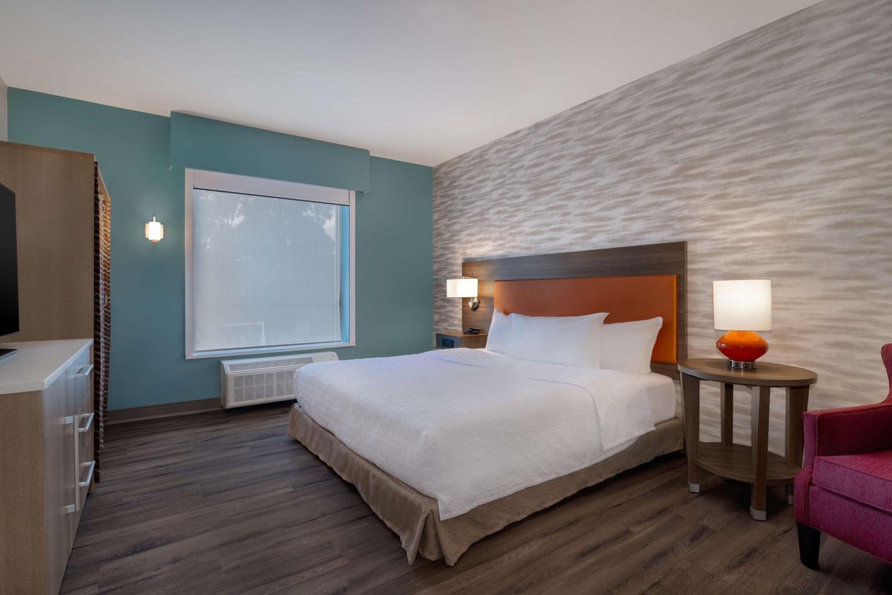 One-Bedroom King Suite - Photo 1