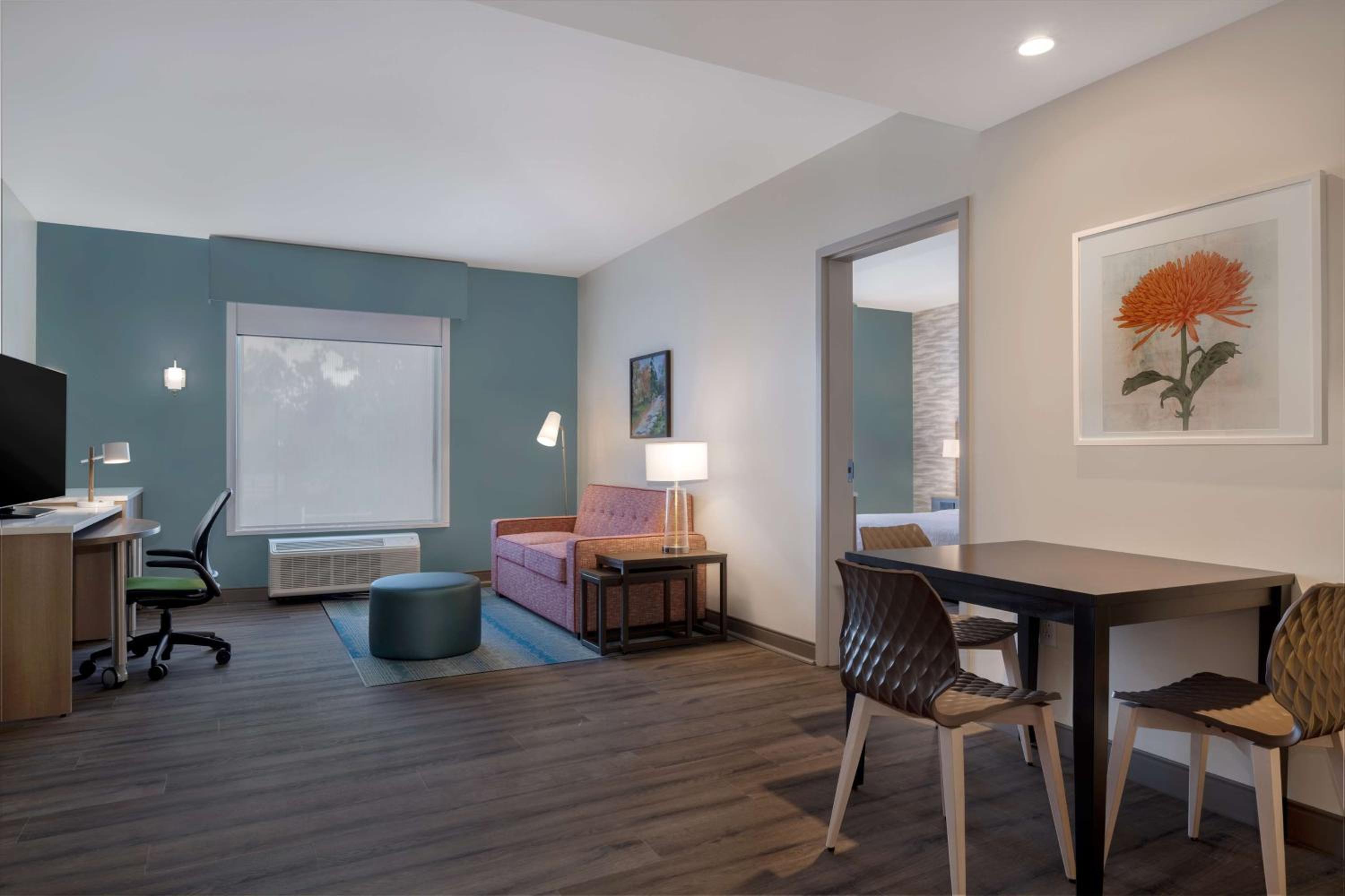 One-Bedroom King Suite - Photo 15