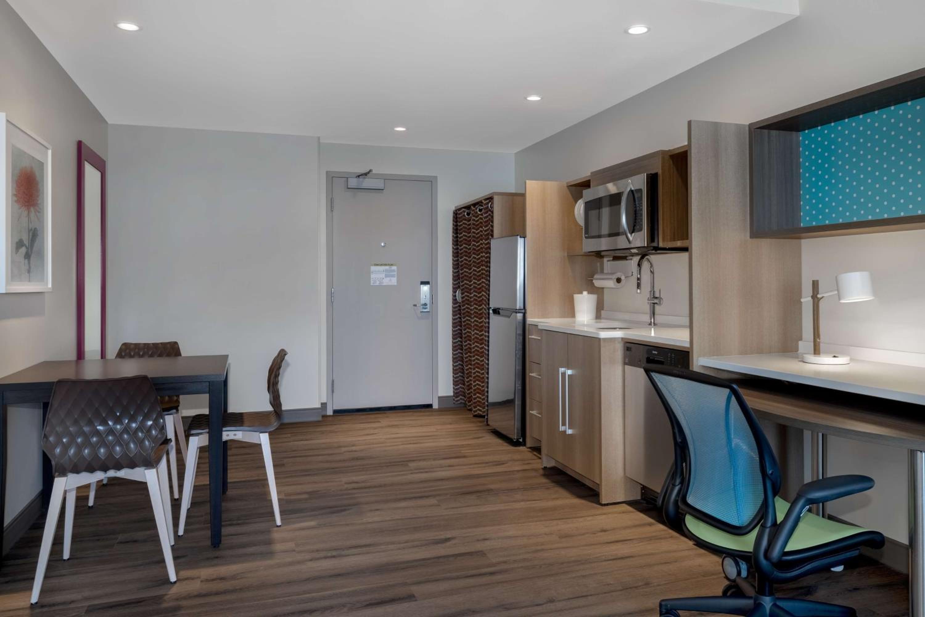 King Studio Suite - Photo 7