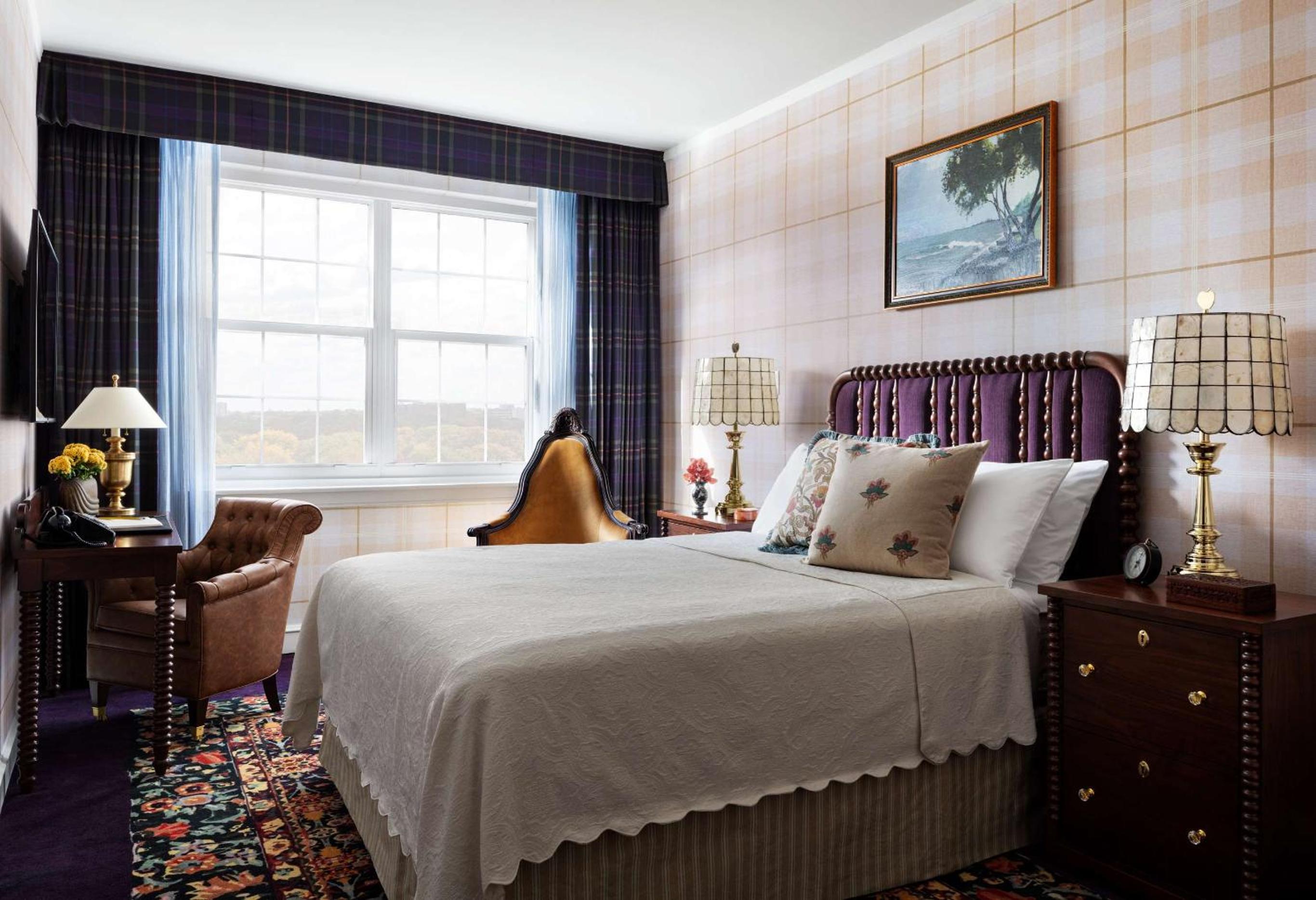 Graduate Queen Room - Photo 1