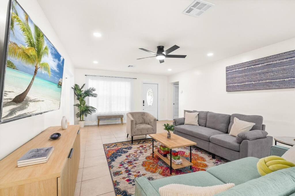 Three-Bedroom House photo 1