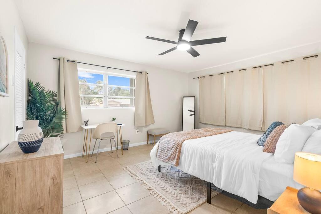 Three-Bedroom House photo 3