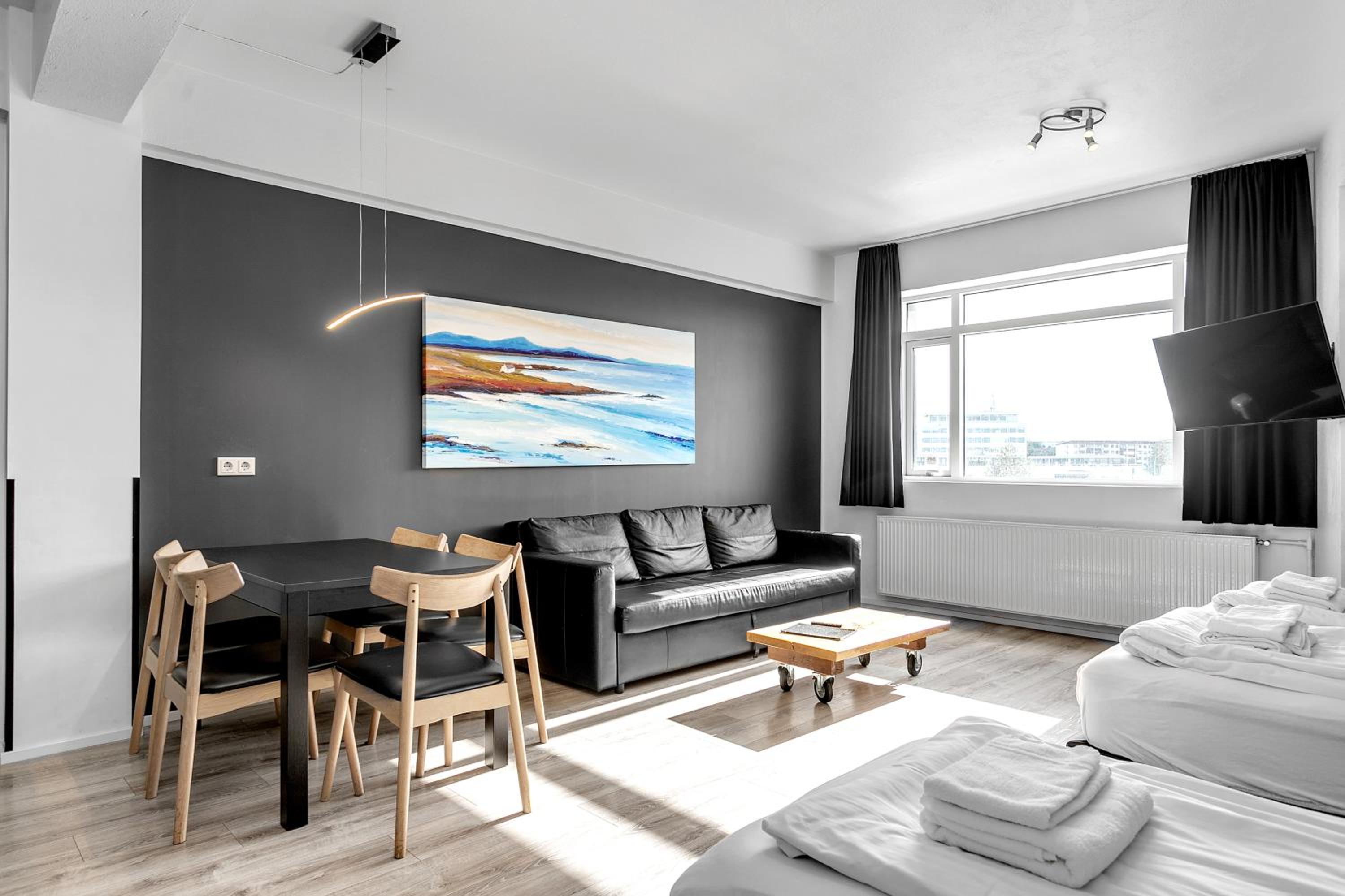 Large Family Studio - Photo 9