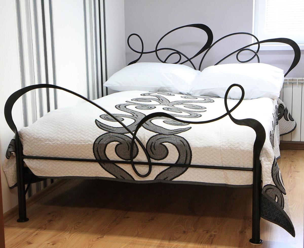 Double Room - Photo 4