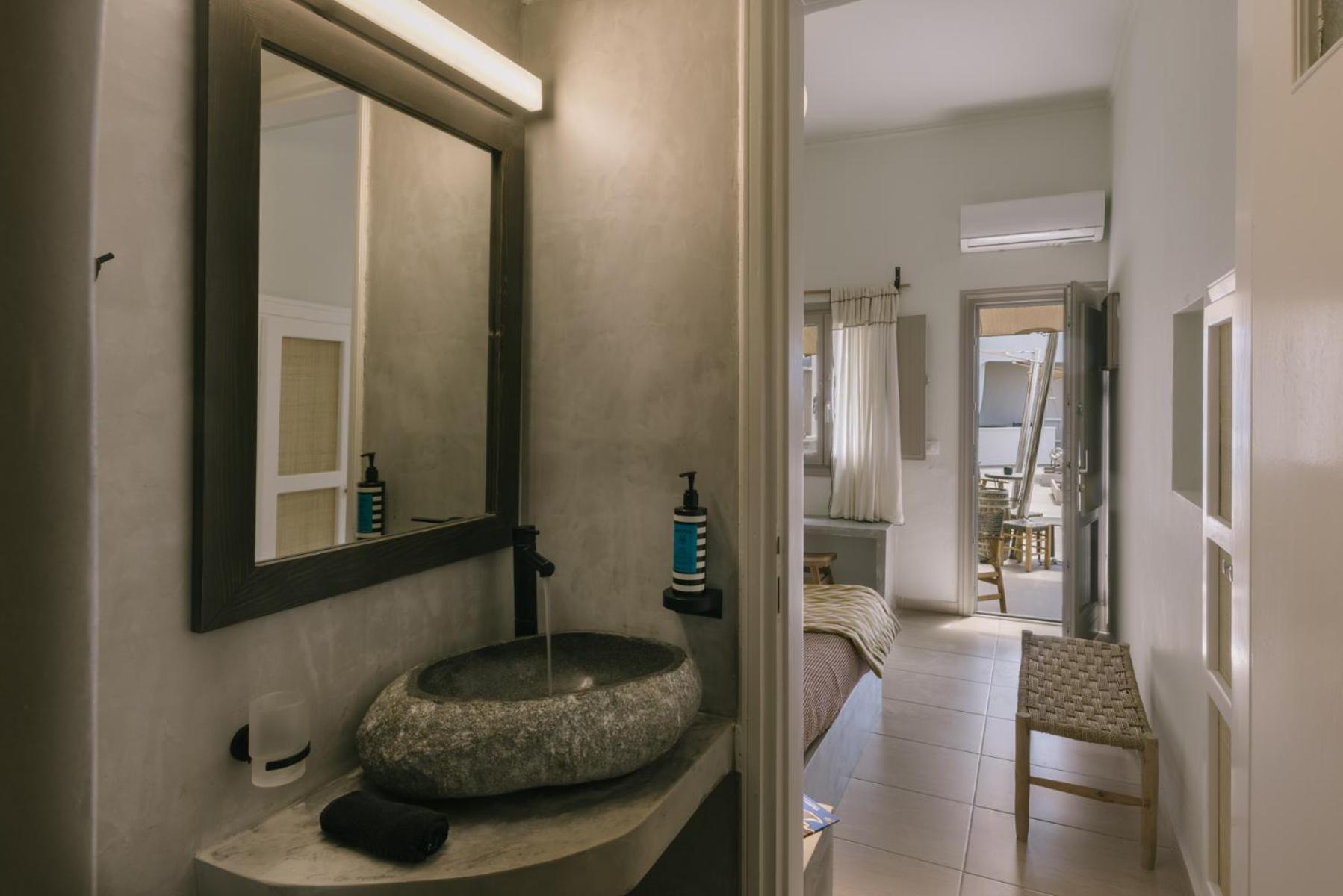 Standard Double Room - Photo 2