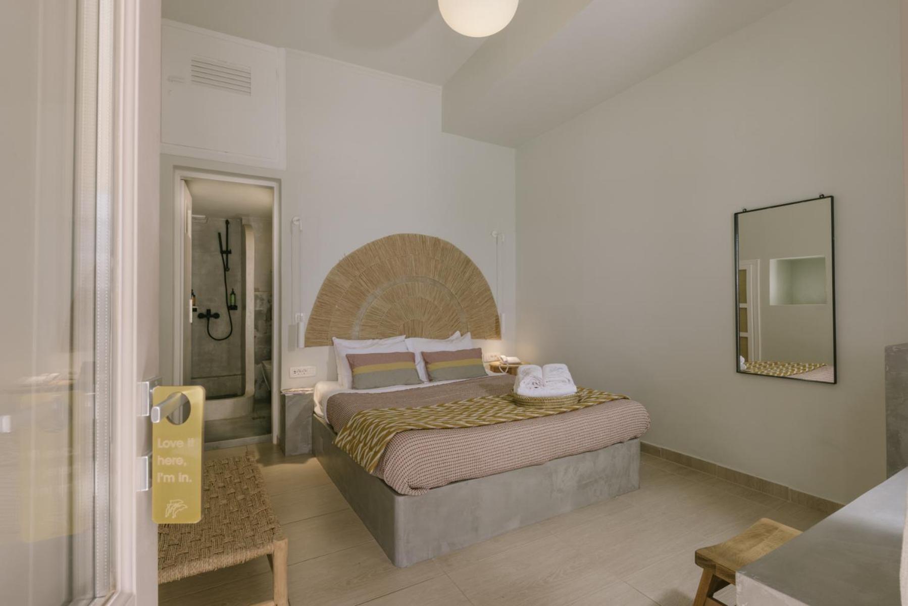 Standard Double Room - Photo 12