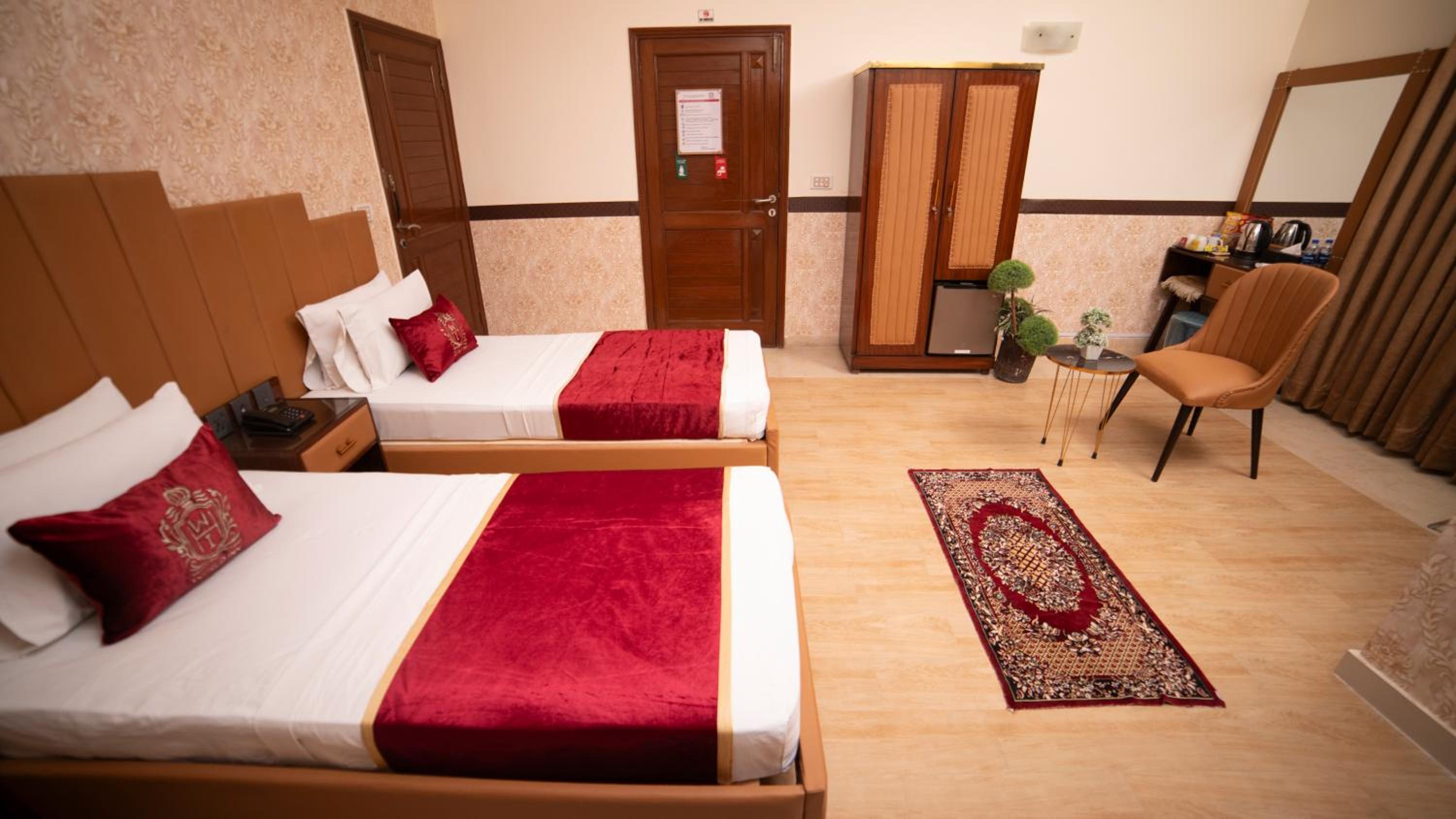 Deluxe Twin Room photo 2