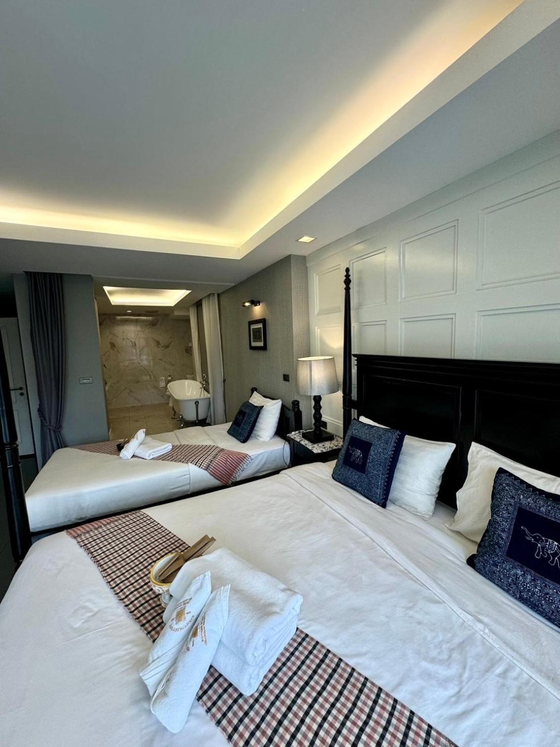 Family Room with Balcony - Photo 14