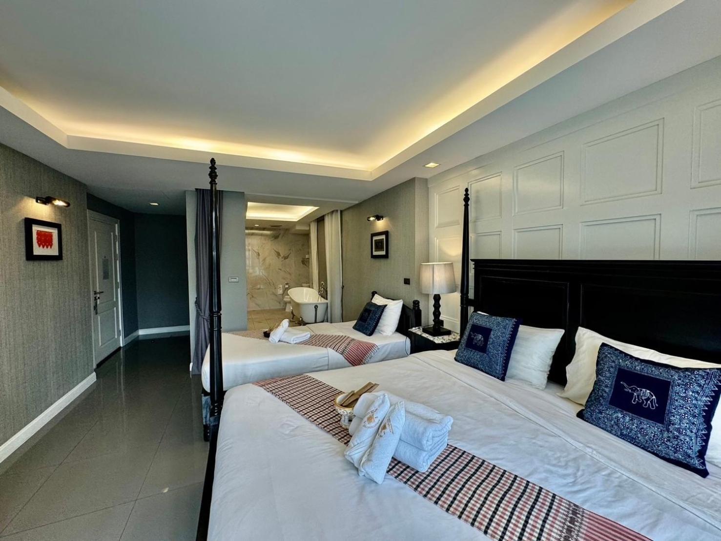Family Room with Balcony - Photo 9