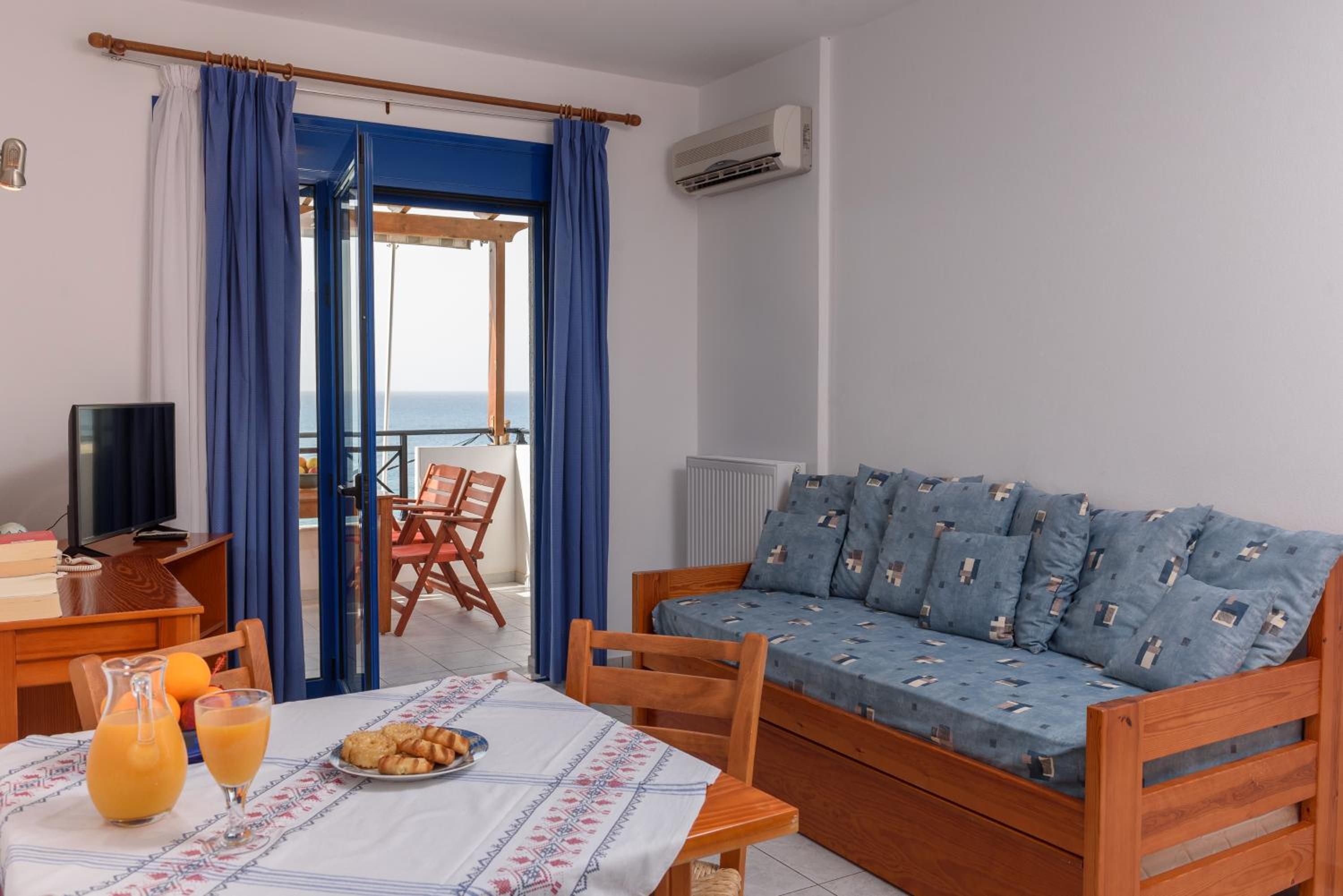 One-Bedroom Deluxe Apartment