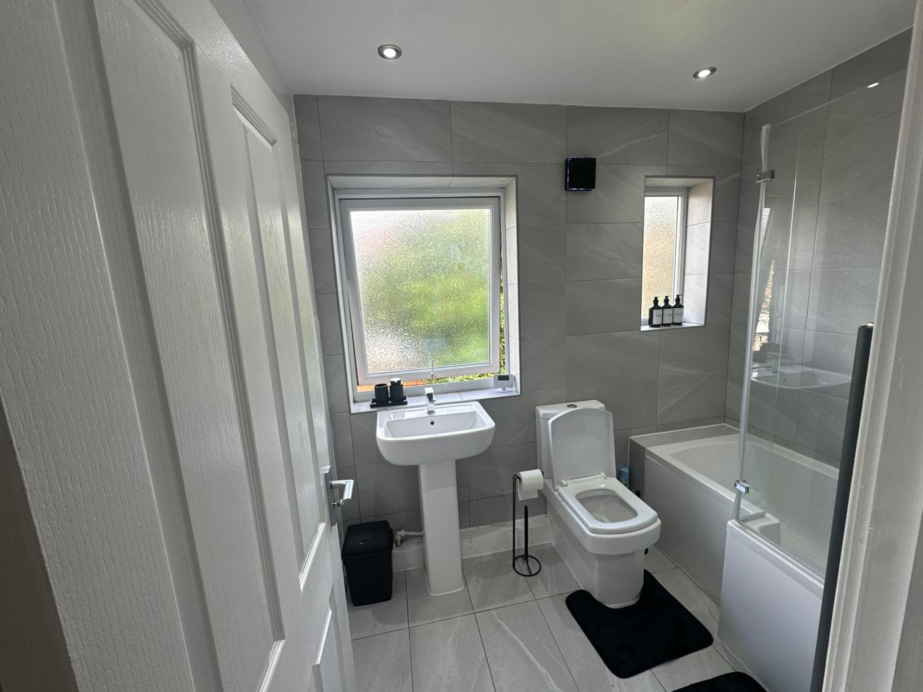 Three-Bedroom House photo 2