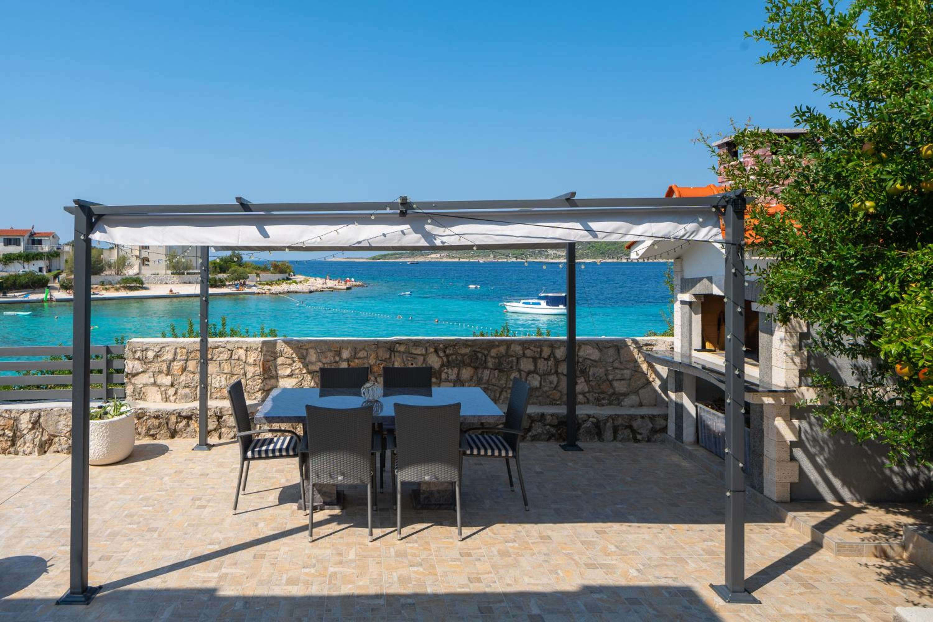 Villa - Beach Front photo 2