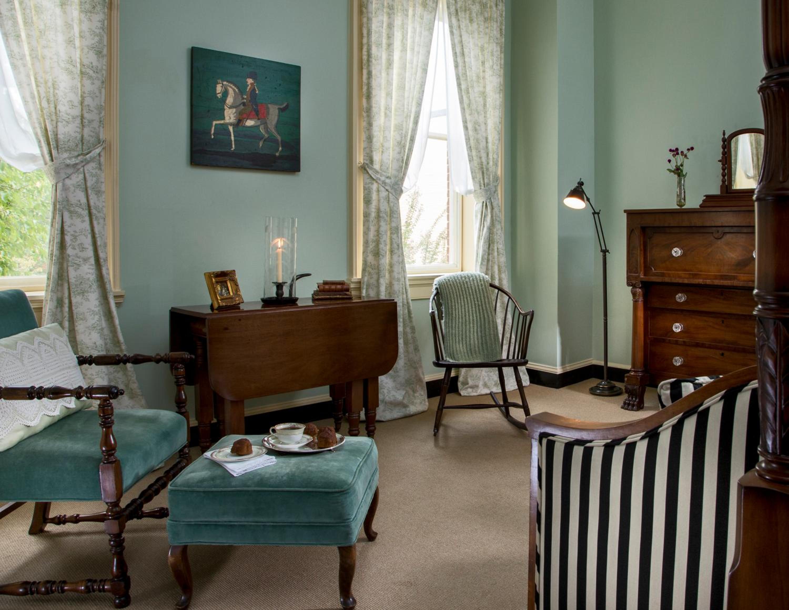 Deluxe King Suite - Photo 5