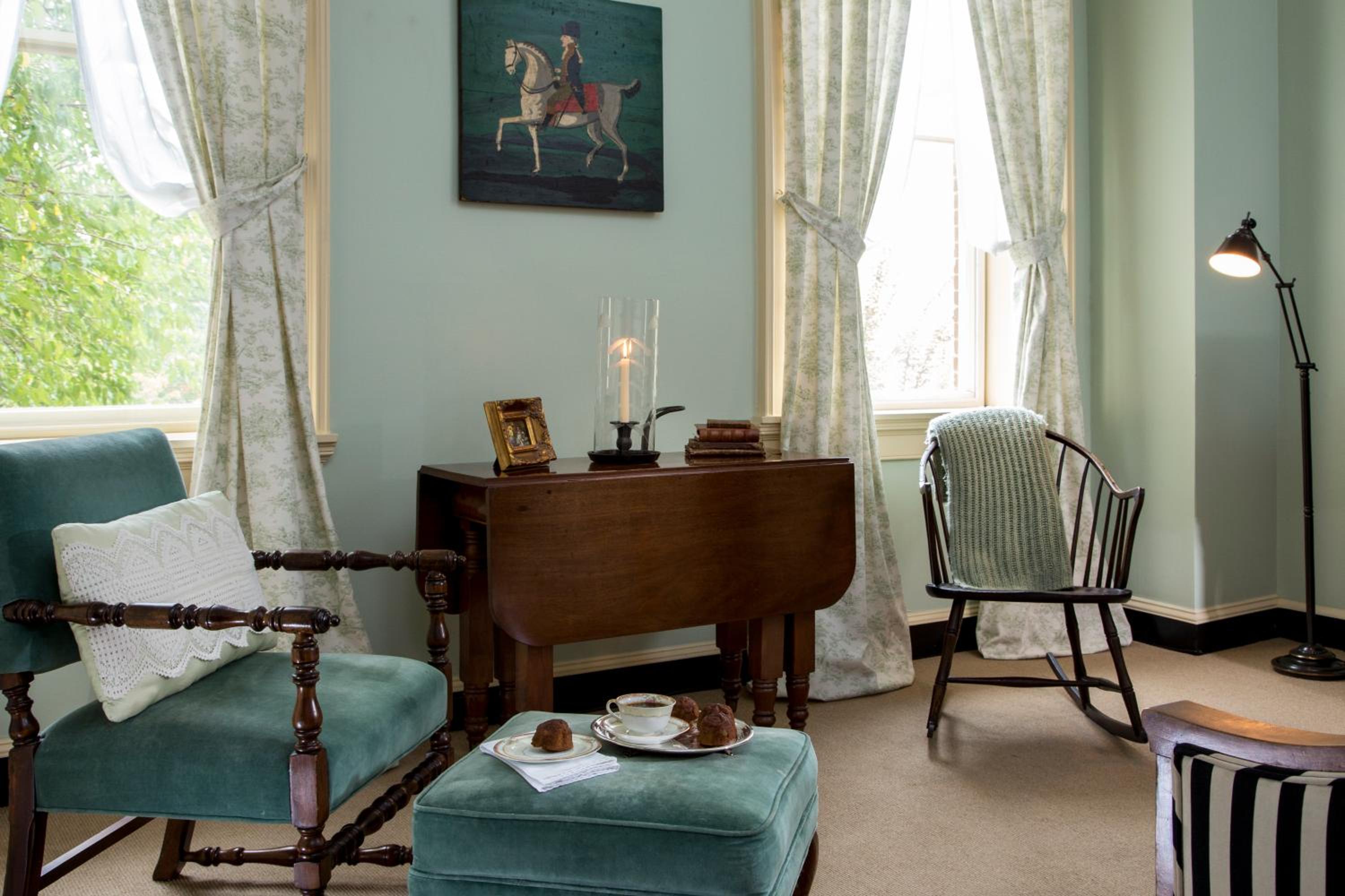 Deluxe King Suite - Photo 2