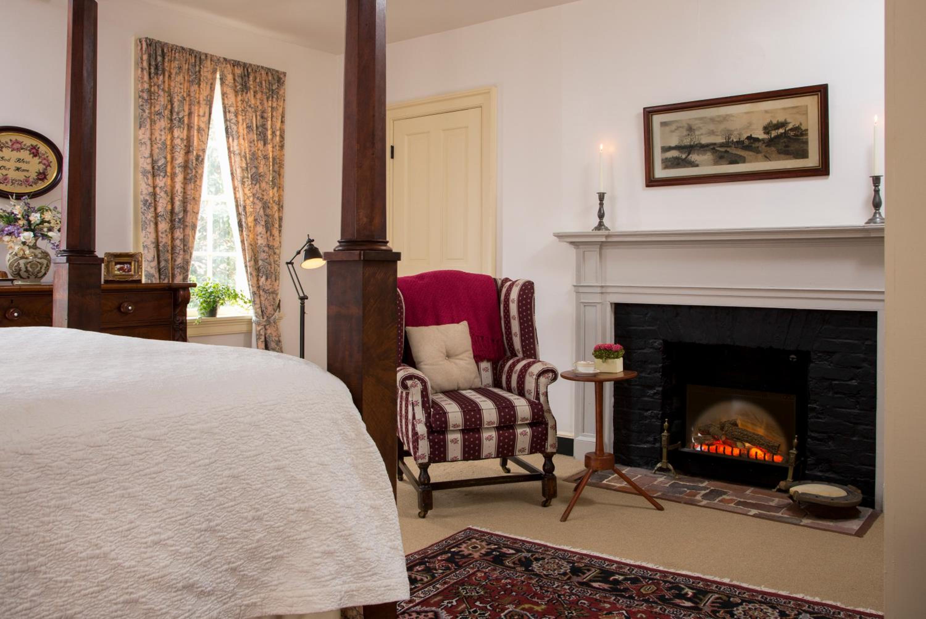 One-Bedroom Queen Suite - Photo 1