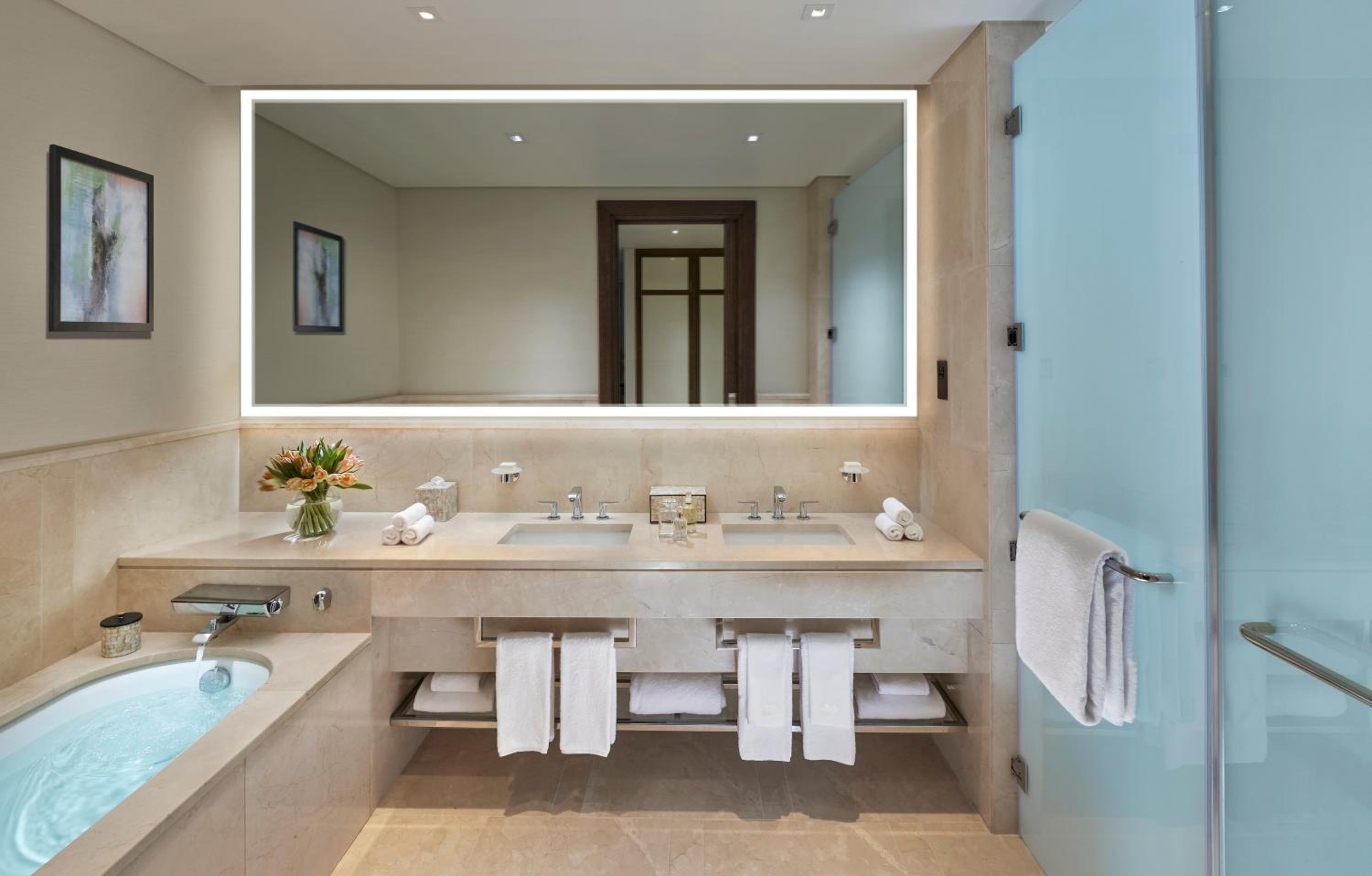 Two Bedroom Duplex Apartment 1 King 1 Twin - Photo 4