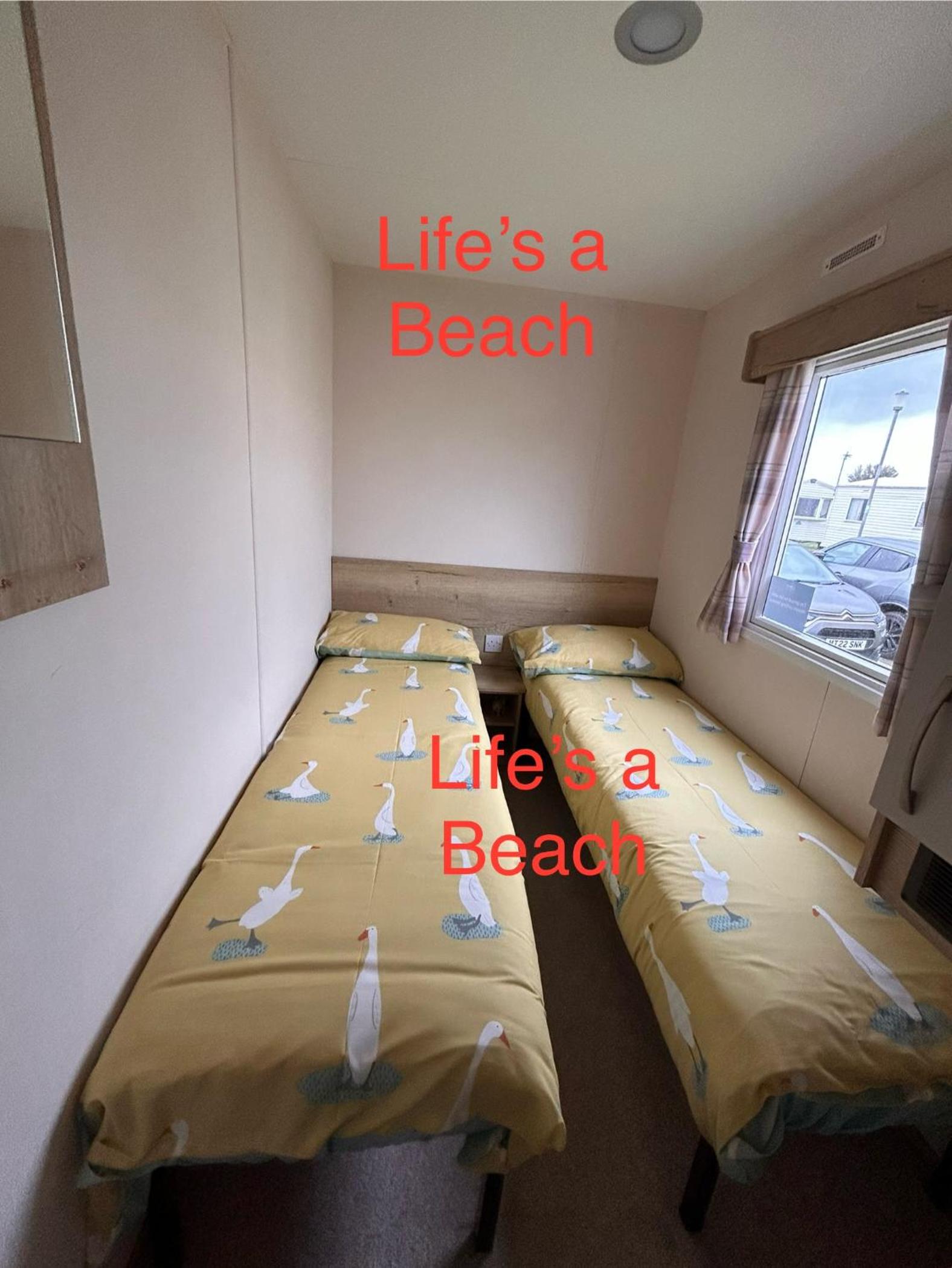 Three-Bedroom House photo 3