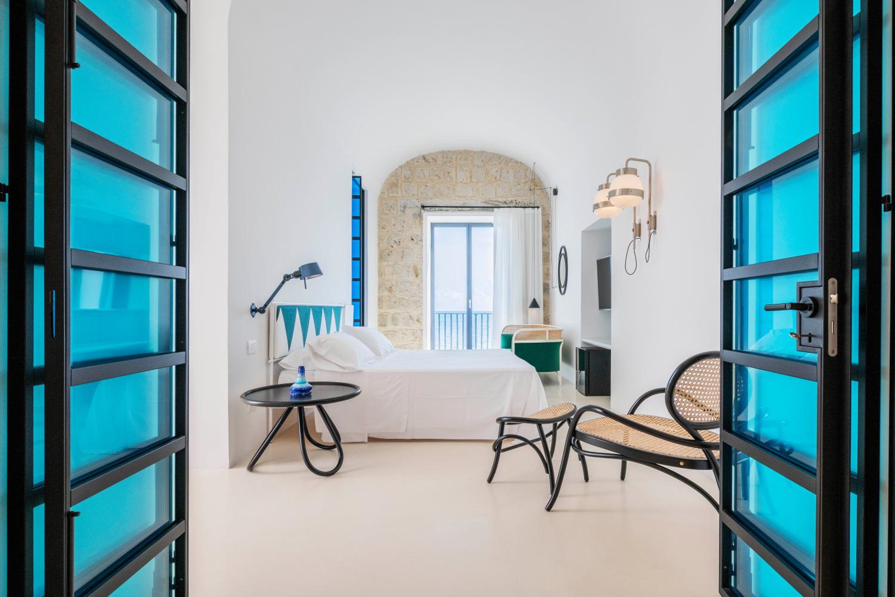 Deluxe Suite with Balcony and Terrace and Sea View - Photo 7