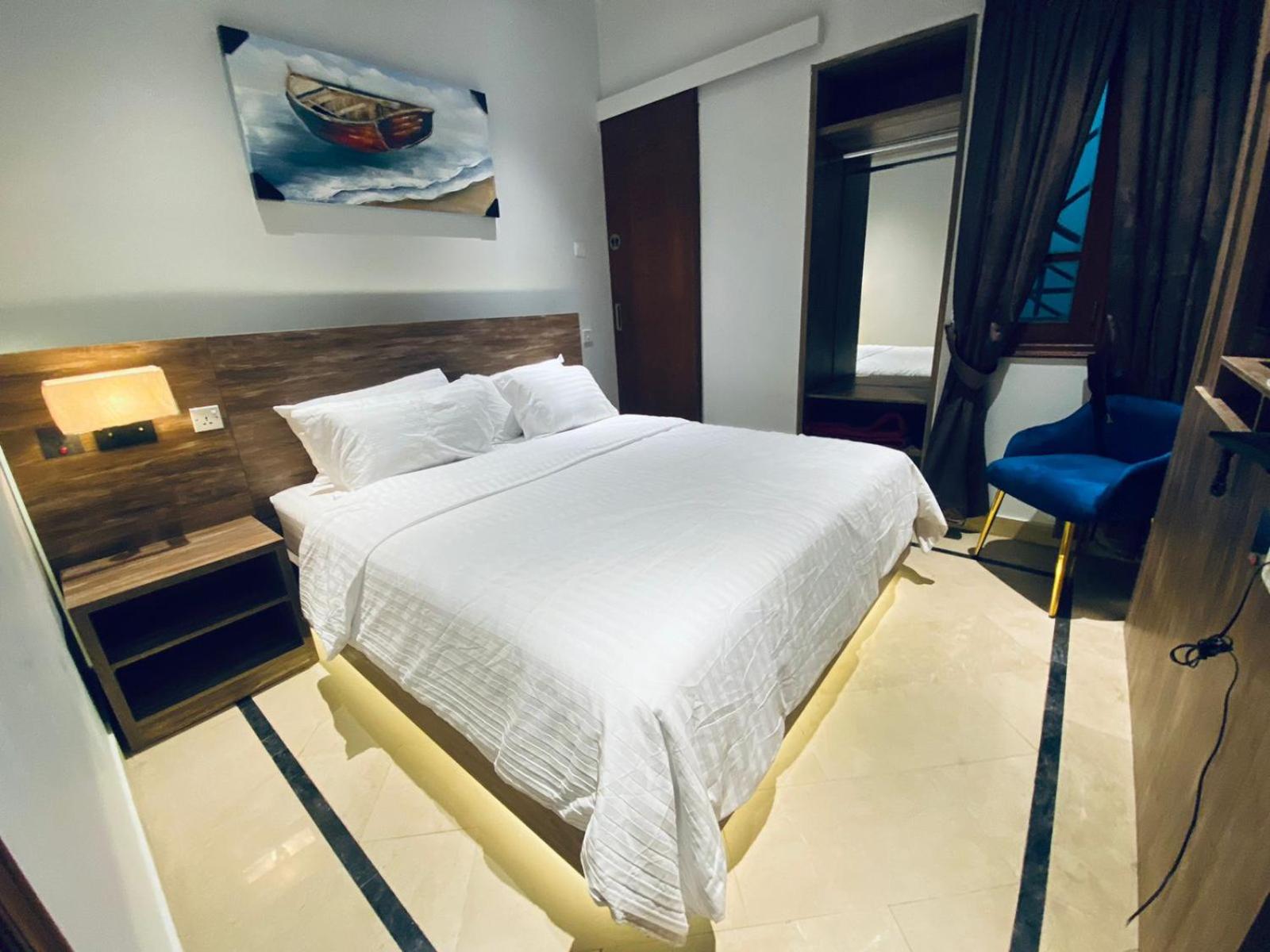 Budget Double Room photo 3