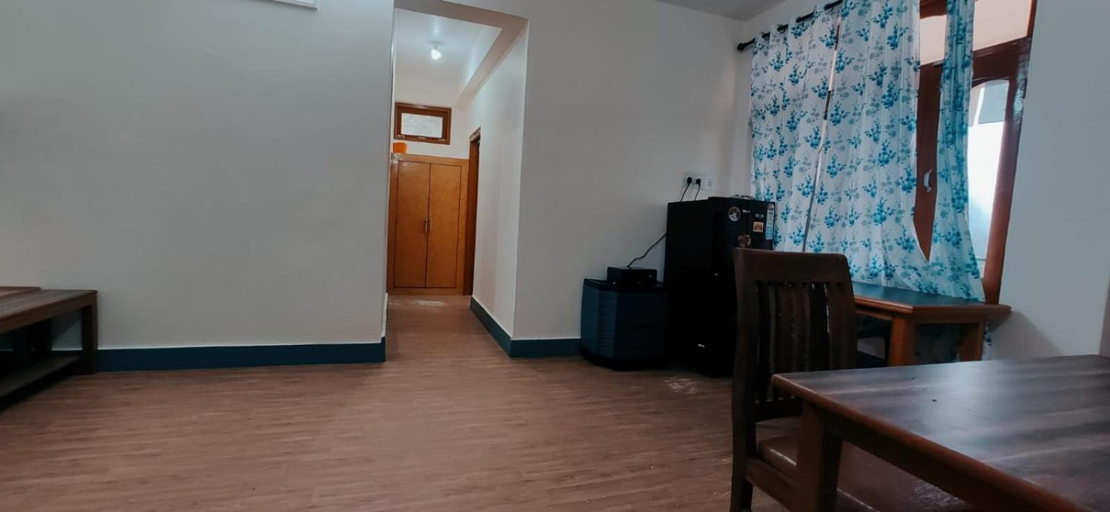 Apartment with Balcony photo 3
