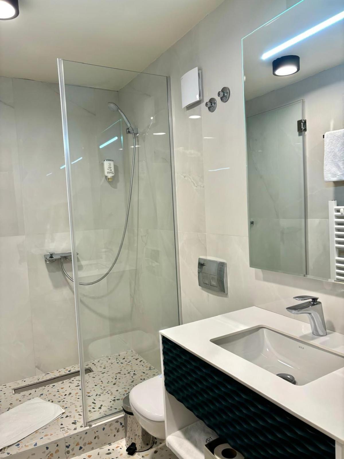 Superior Triple Room photo 2