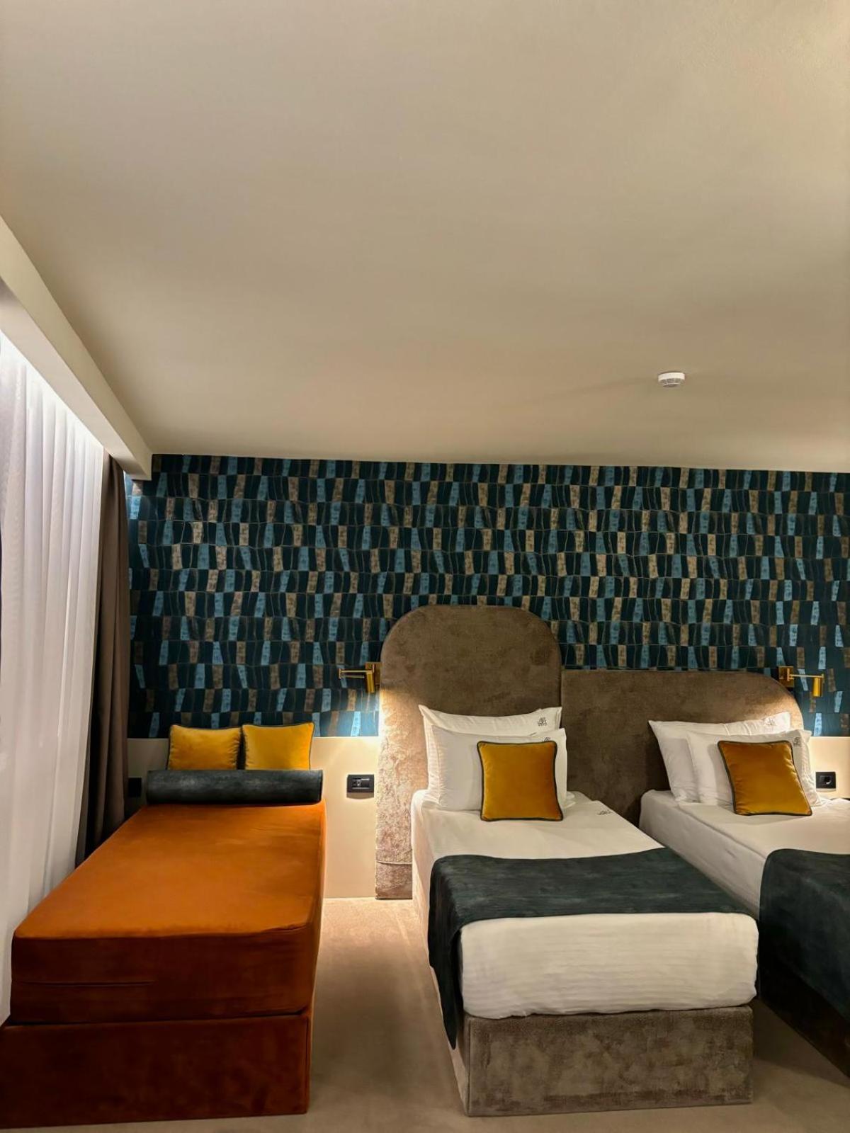 Superior Triple Room photo 3